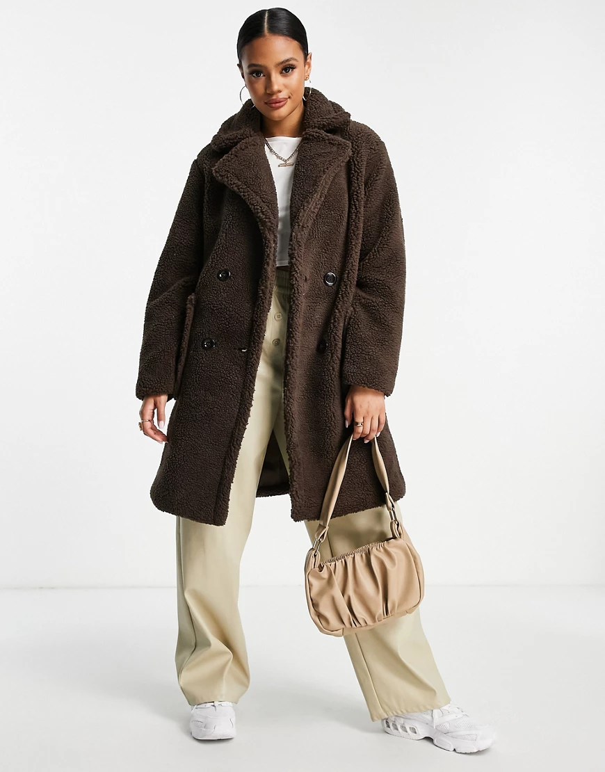 QED London – Zweireihiger Mantel aus Teddyfell in Schokoladenbraun günstig online kaufen