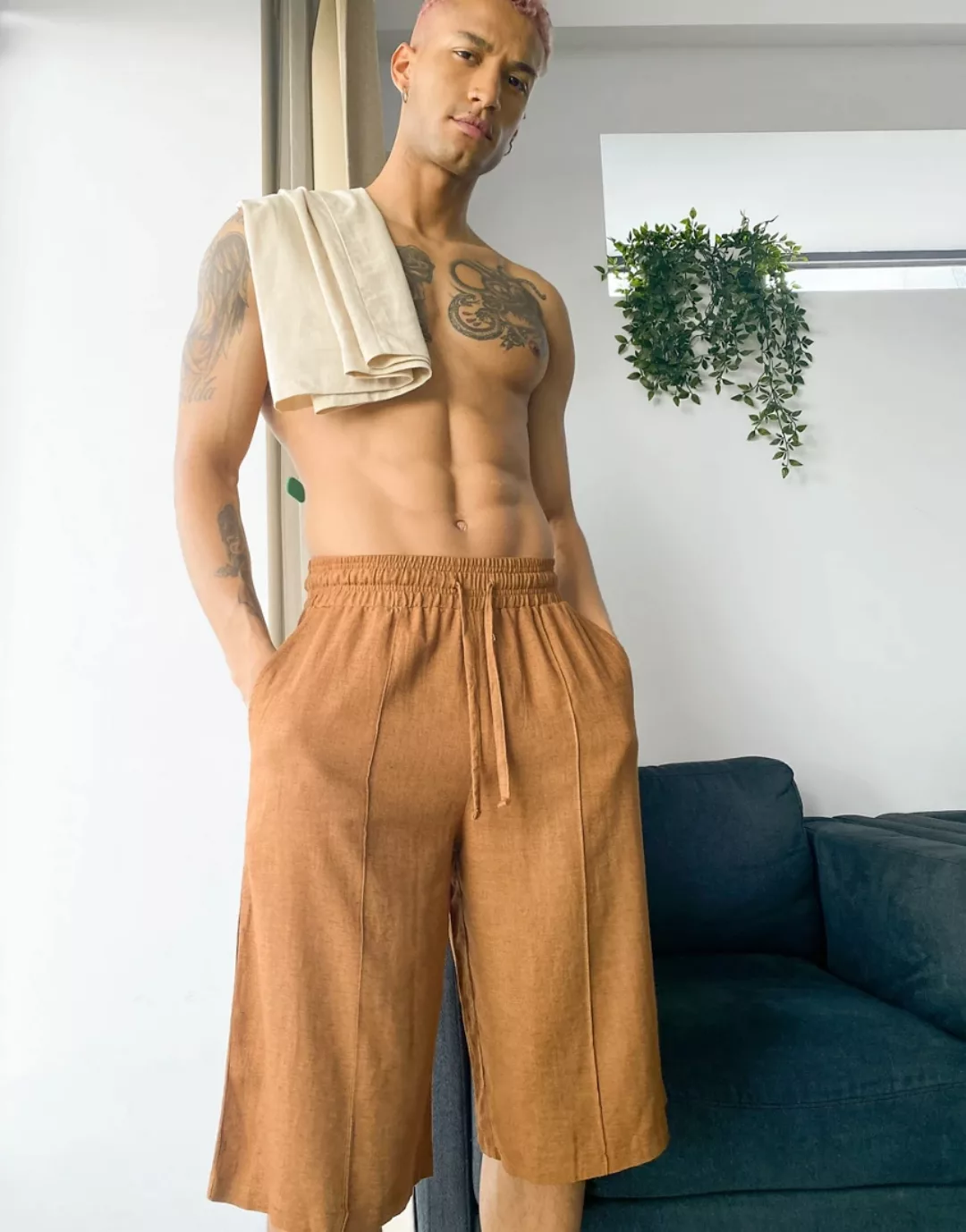 ASOS DESIGN – Lounge – Shorts im Leinen-Look in Braun günstig online kaufen