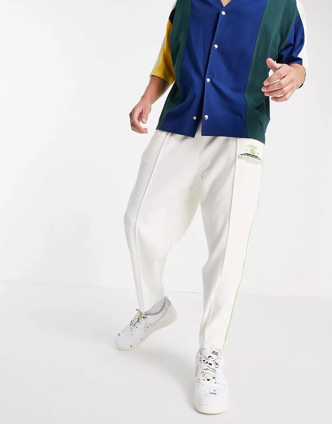 ASOS DESIGN – Bestickte Oversize-Jogginghose aus Frottee in Creme, Kombitei günstig online kaufen
