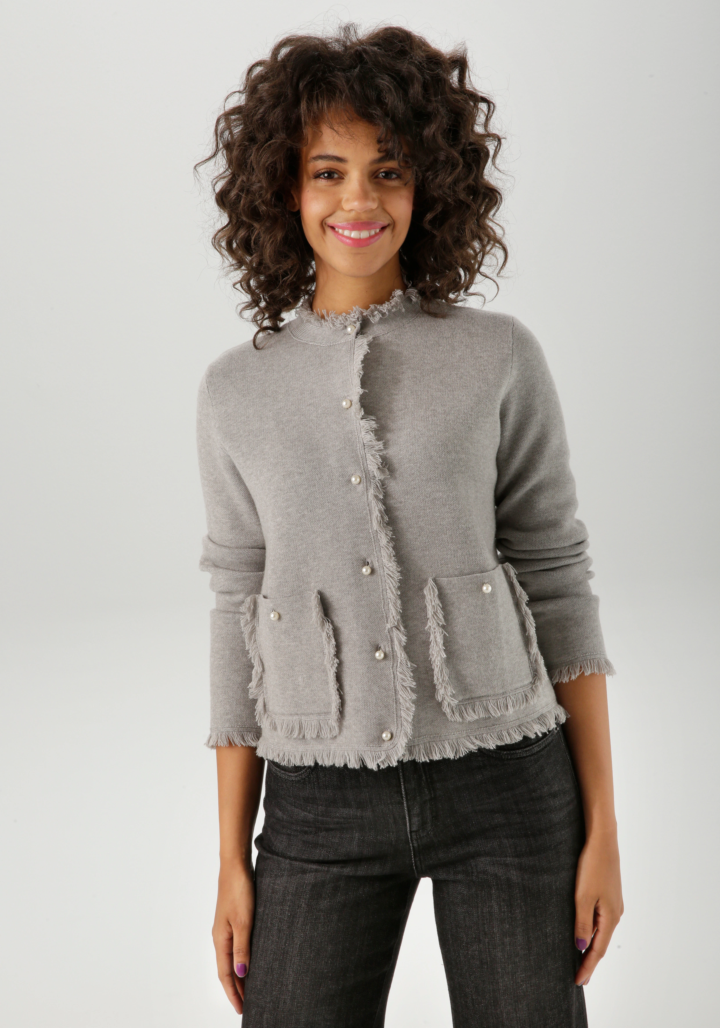Aniston CASUAL Strickjacke, aufwändig mit Franzen verziert - NEUE KOLLEKTIO günstig online kaufen