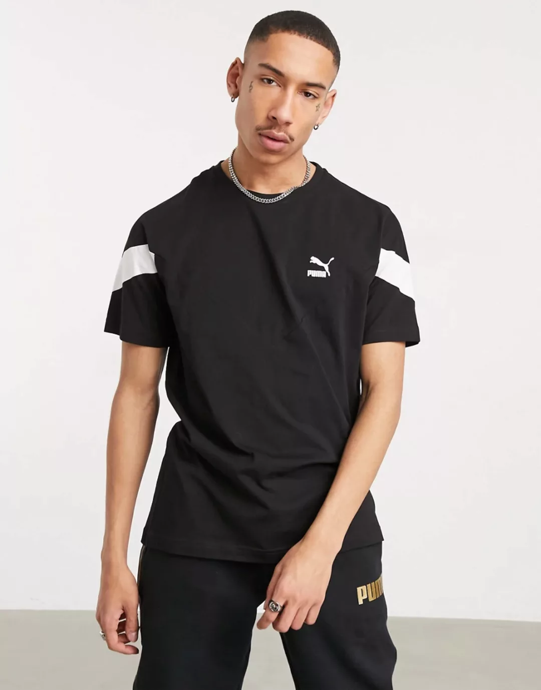 PUMA – MCS – T-Shirt in Schwarz mit Logo günstig online kaufen