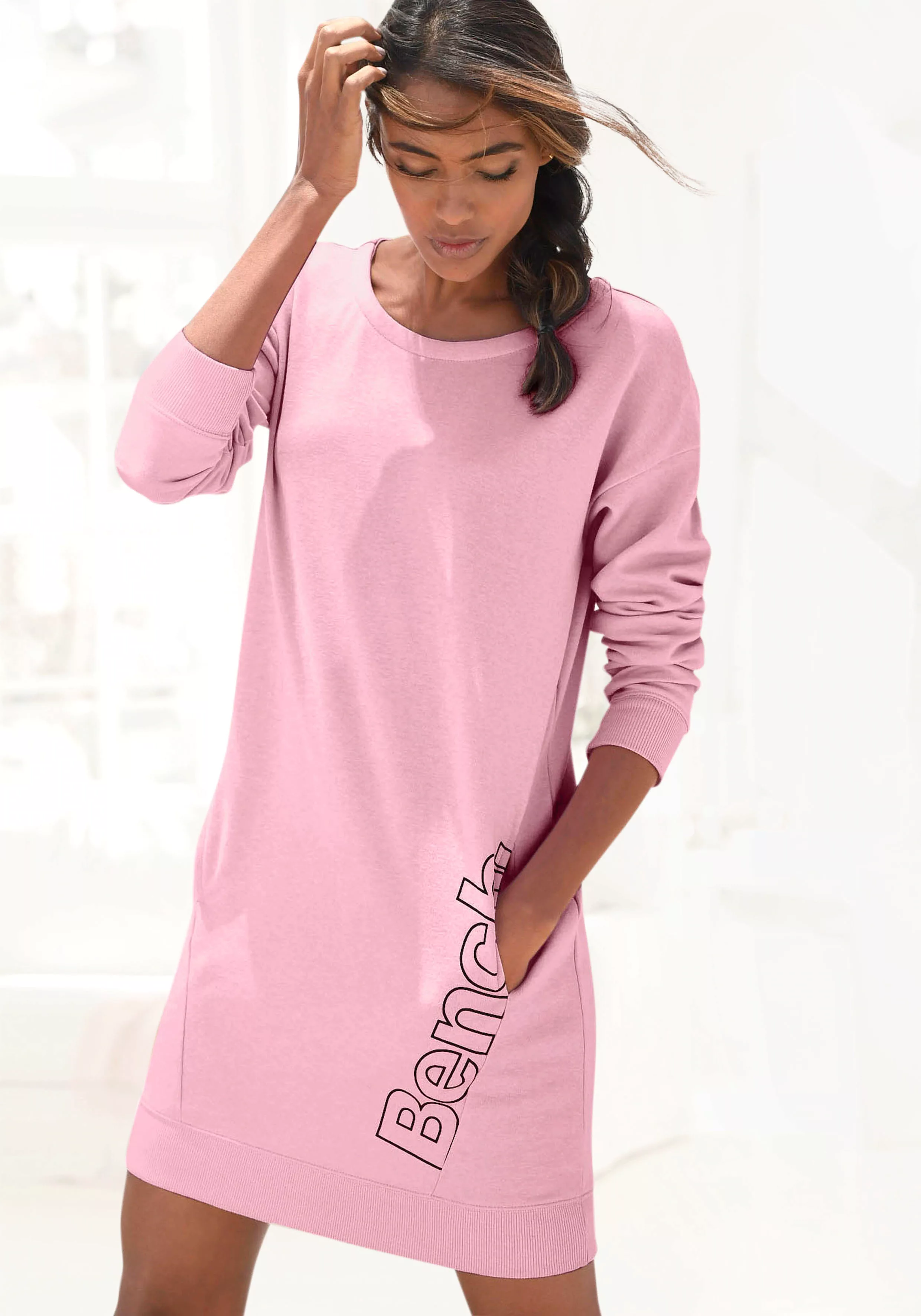 Bench. Loungewear Sweatkleid mit seitlichem Logoprint günstig online kaufen