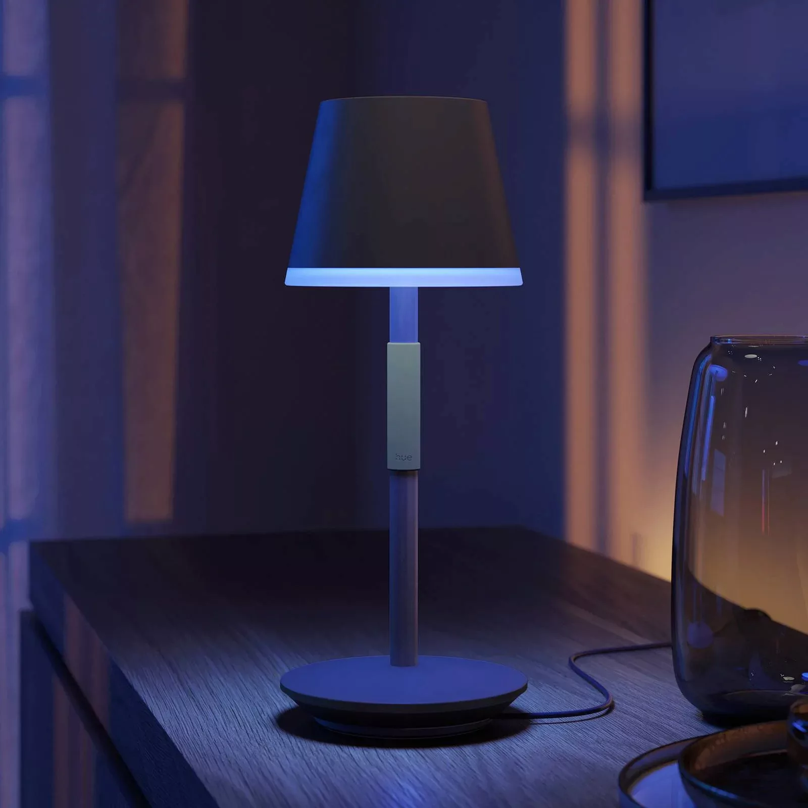 Philips Hue Go LED-Tischleuchte mit Schirm schwarz günstig online kaufen