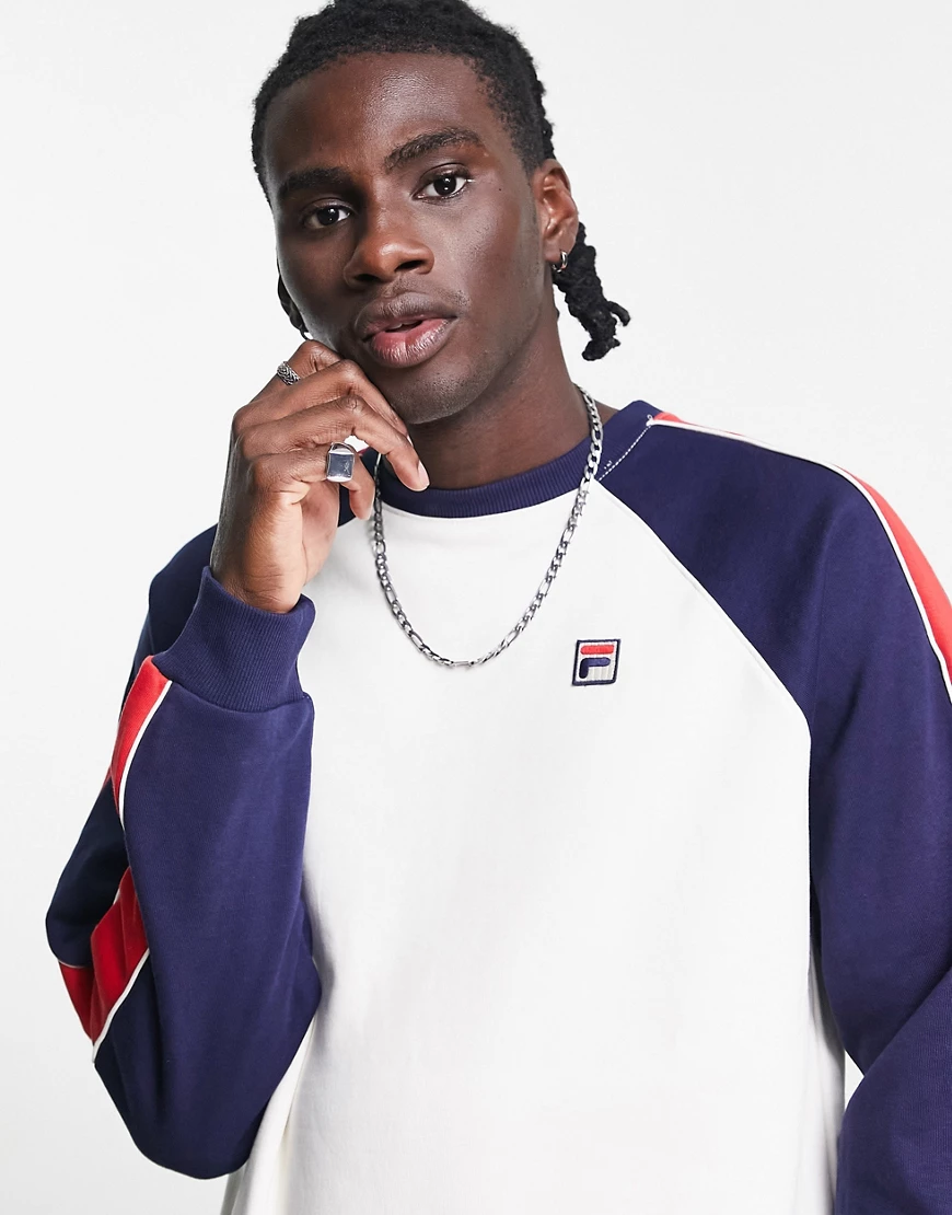 Fila – Sweatshirt mit Farbblockdesign in Ecru & Marineblau günstig online kaufen