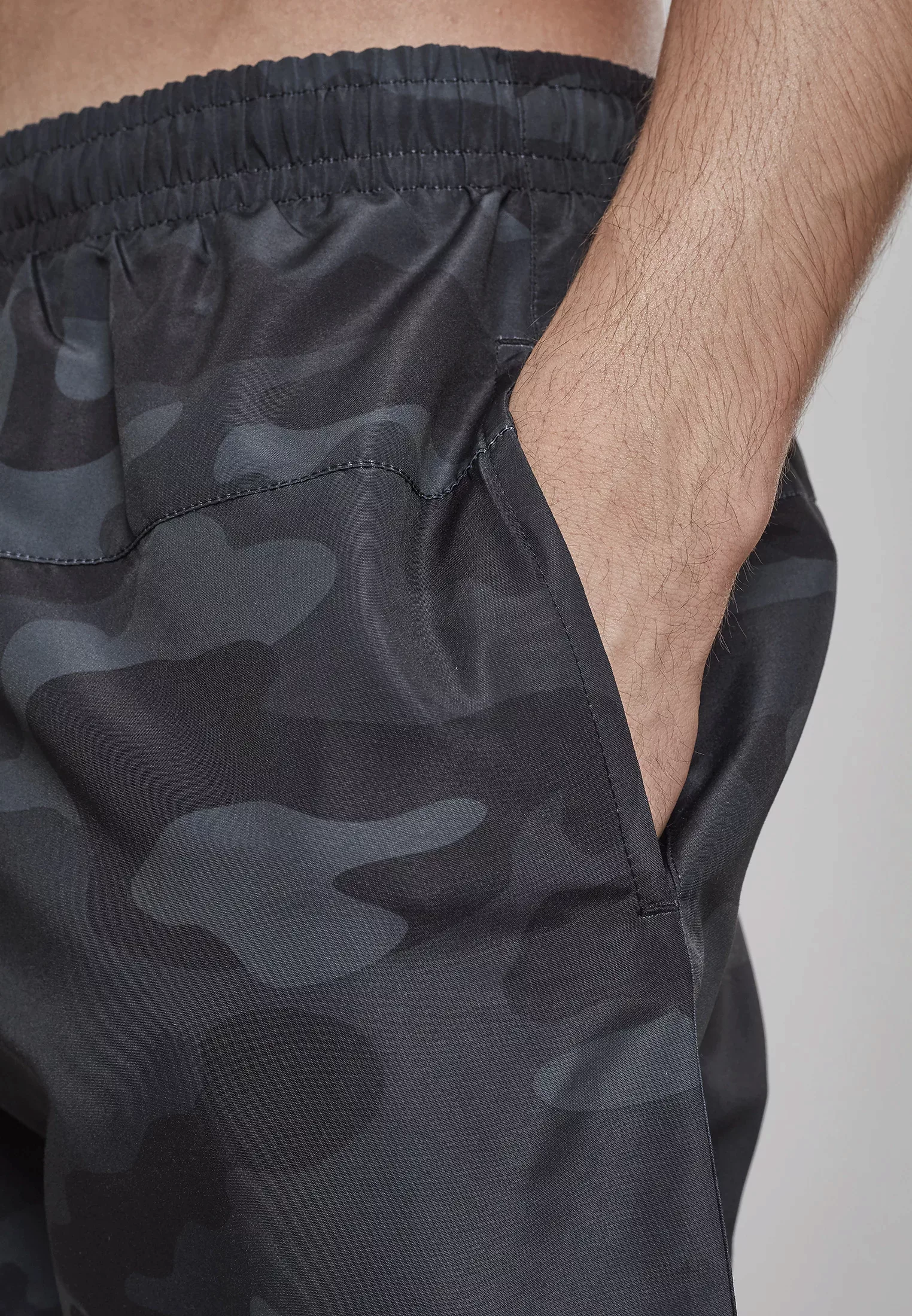 URBAN CLASSICS Badeshorts "Urban Classics Herren Camo Swim Shorts" günstig online kaufen