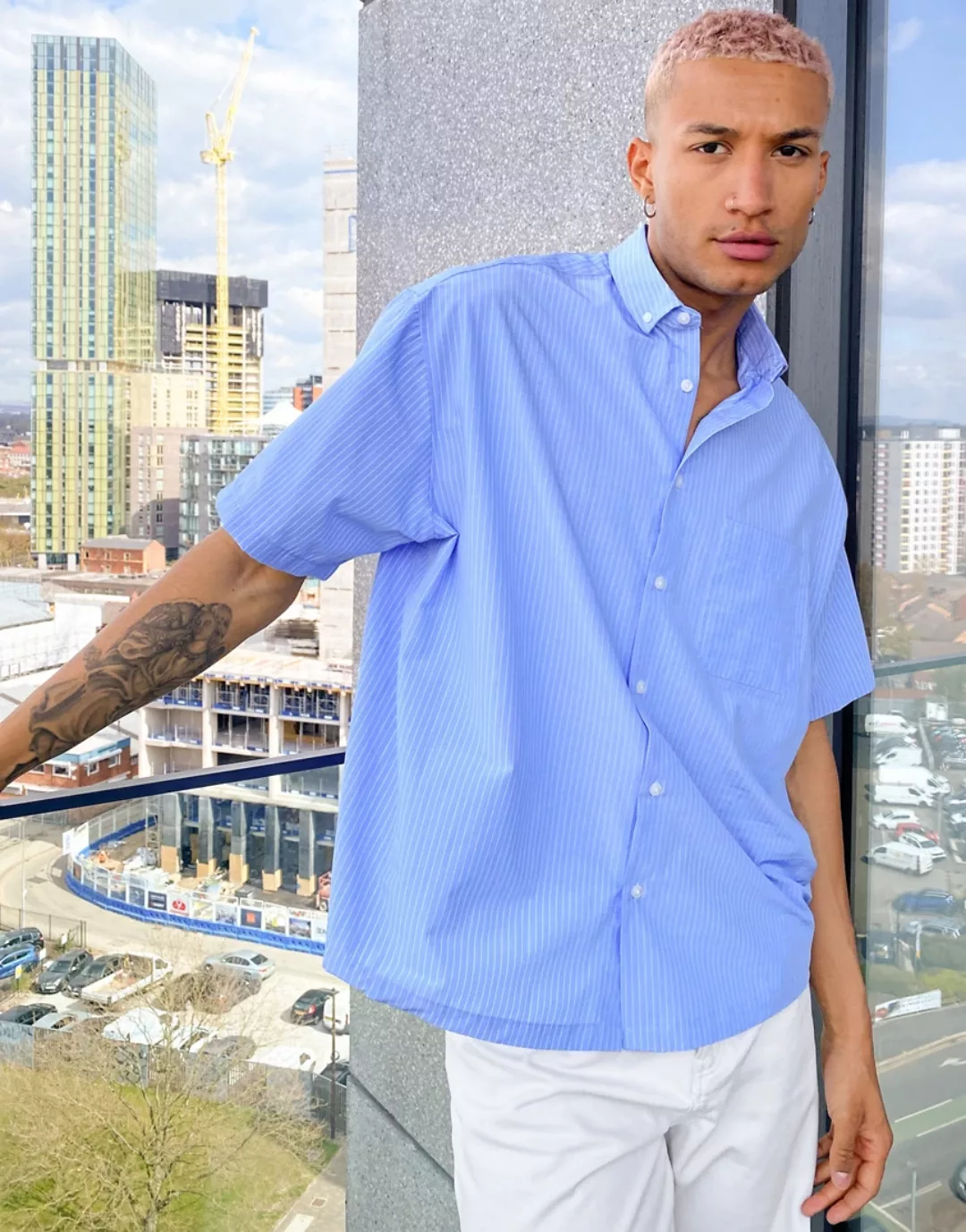 ASOS DESIGN – Kastiges Oversize-Hemd mit vertikalen Streifen-Blau günstig online kaufen
