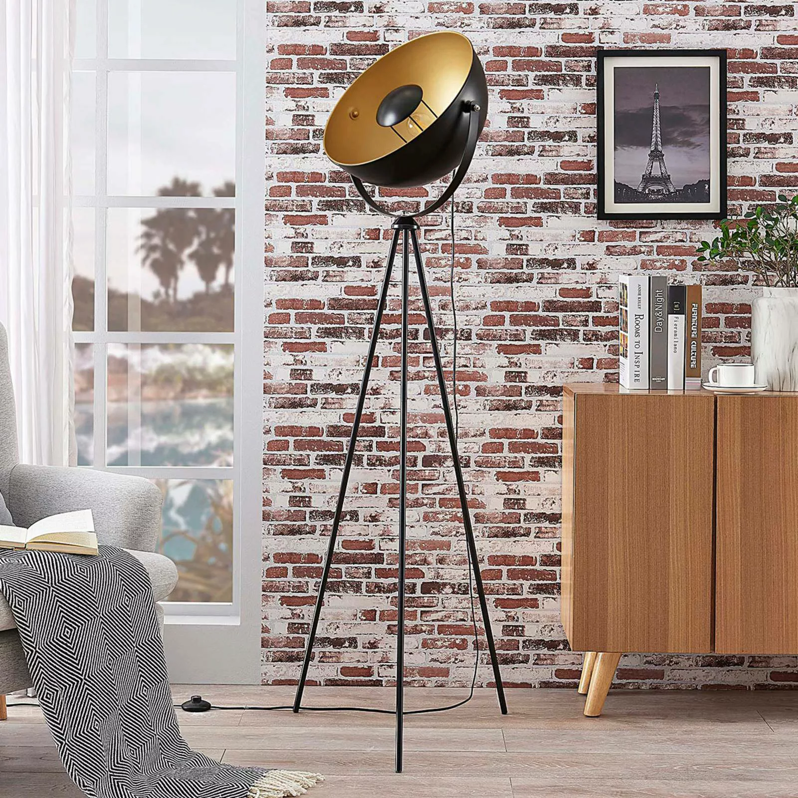 Schwarz-goldene Tripod-Stehlampe Meline günstig online kaufen