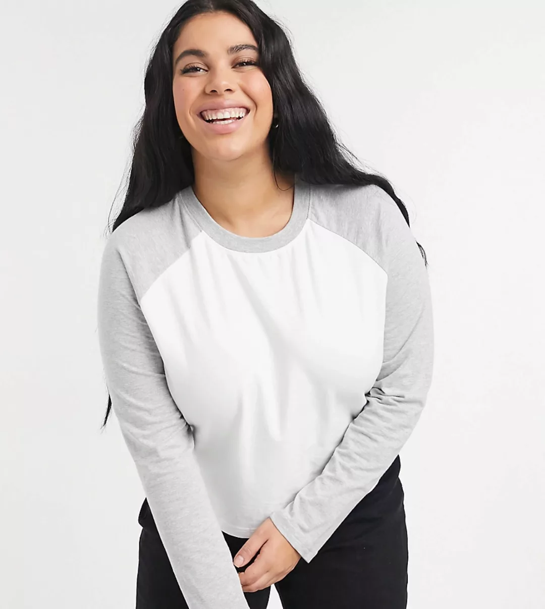Daisy Street Plus – Kurz geschnittenes, langärmliges Shirt in Grau mit Ragl günstig online kaufen