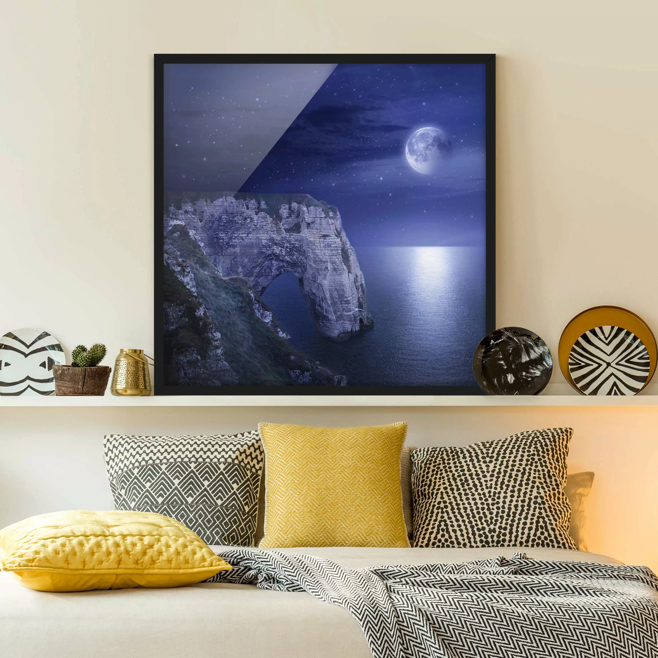 Bild mit Rahmen Strand - Quadrat Night Cliffs günstig online kaufen