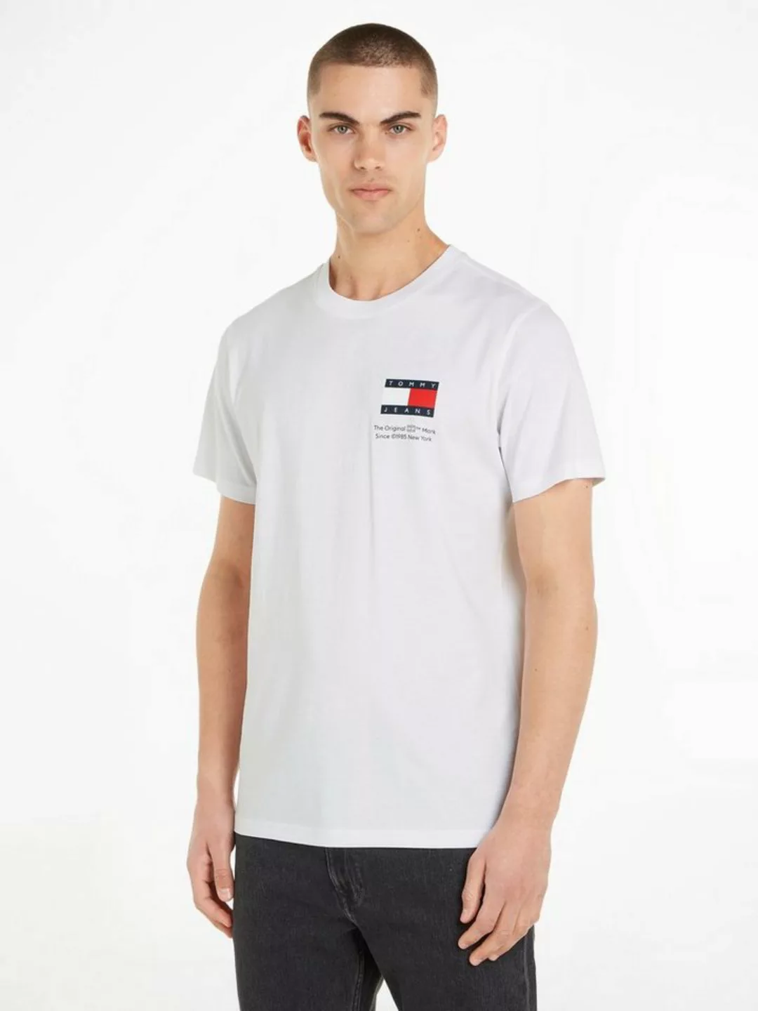 Tommy Jeans T-Shirt TJM SLIM ESSENTIAL FLAG TEE EXT mit Rundhalsausschnitt günstig online kaufen