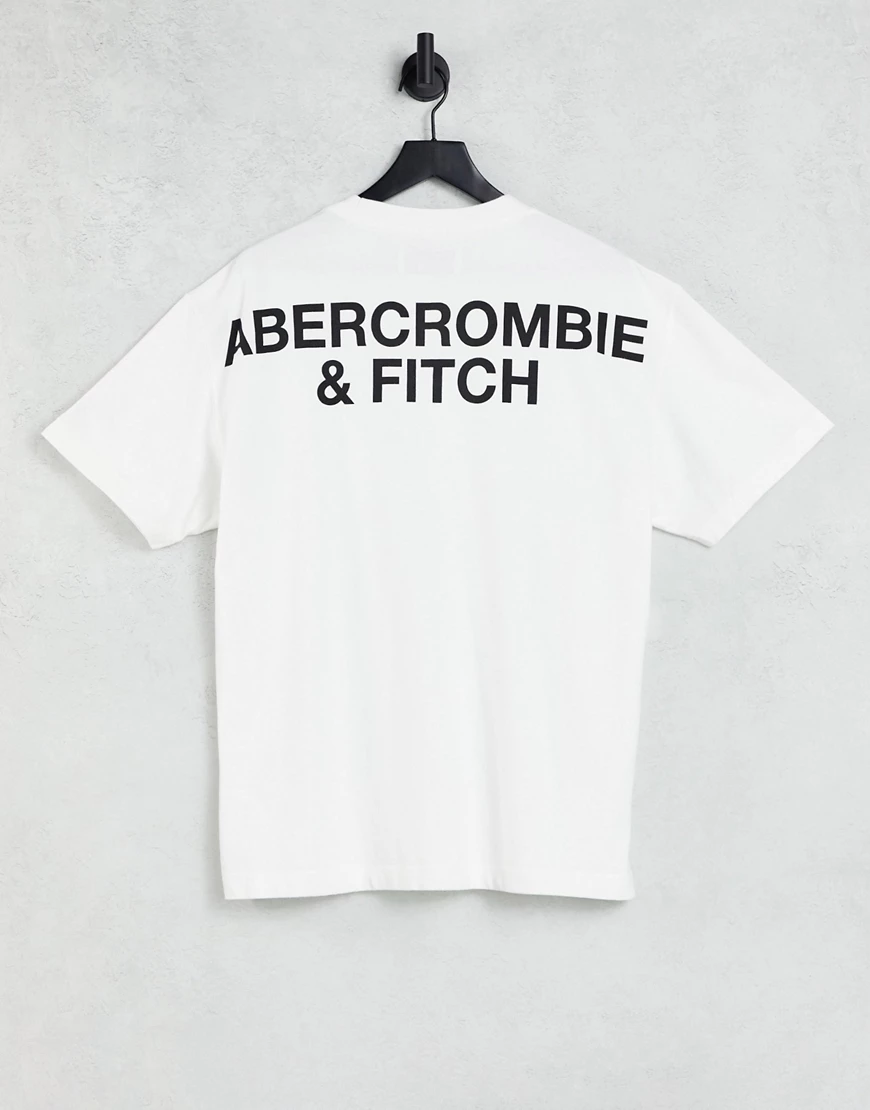 Abercrombie & Fitch – T-Shirt in Weiß mit Logo mittig auf der Brust und am günstig online kaufen