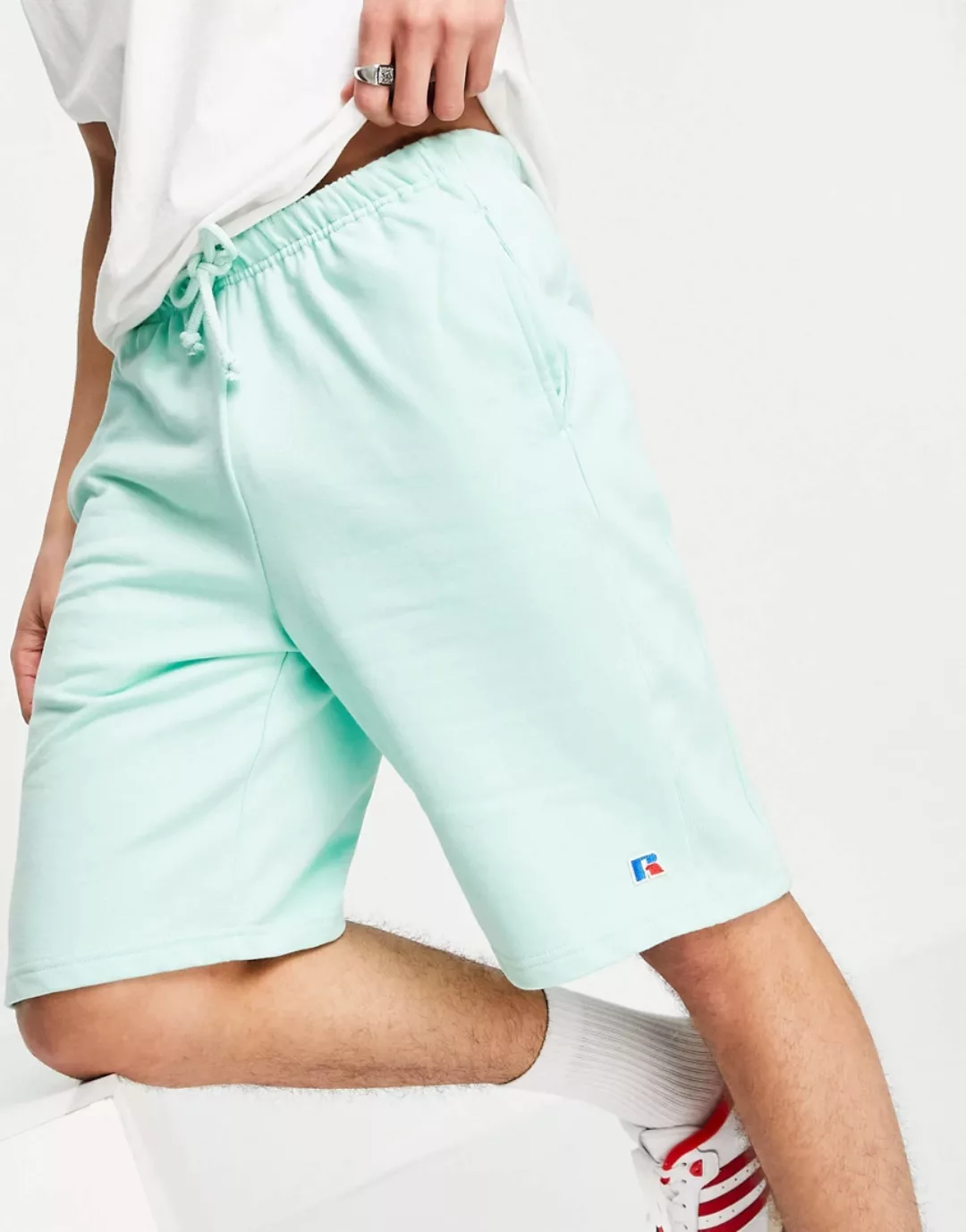 Russell Athletic – Forester – Shorts in Grün mit Logo günstig online kaufen