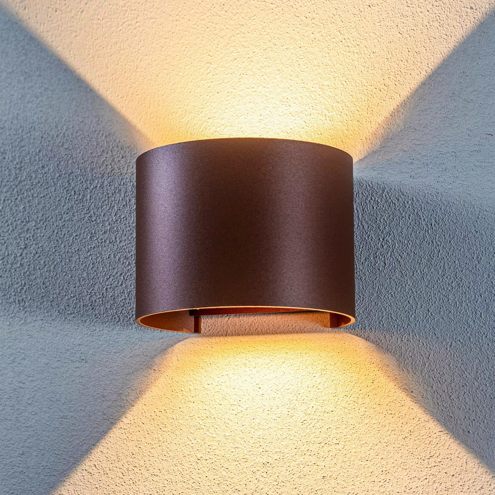 Lindby LED-Außendwandleuchte Nivar, rund, rostbraun, Metall günstig online kaufen