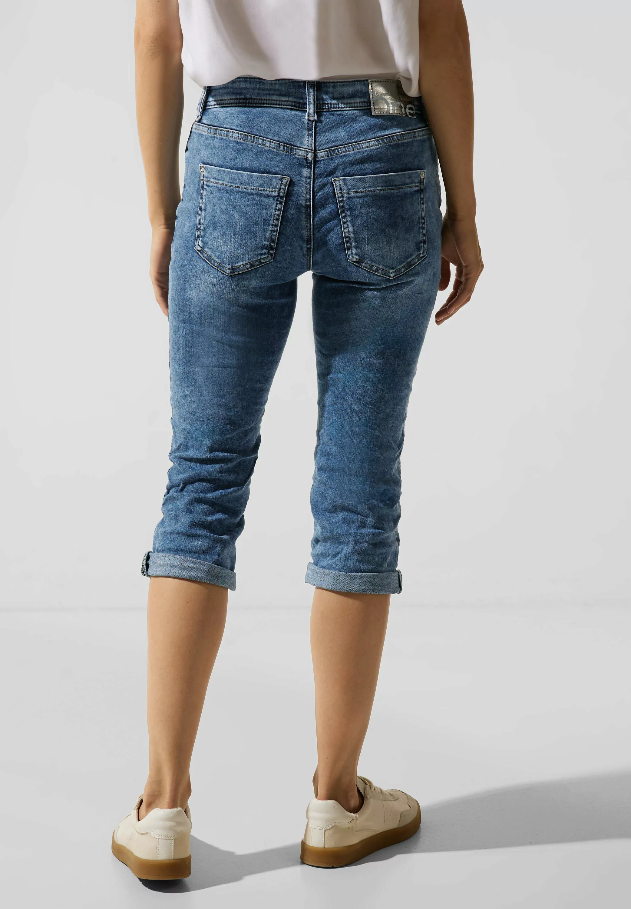 STREET ONE 3/4-Jeans in hellblauer Waschung mit leichtem Bleaching günstig online kaufen