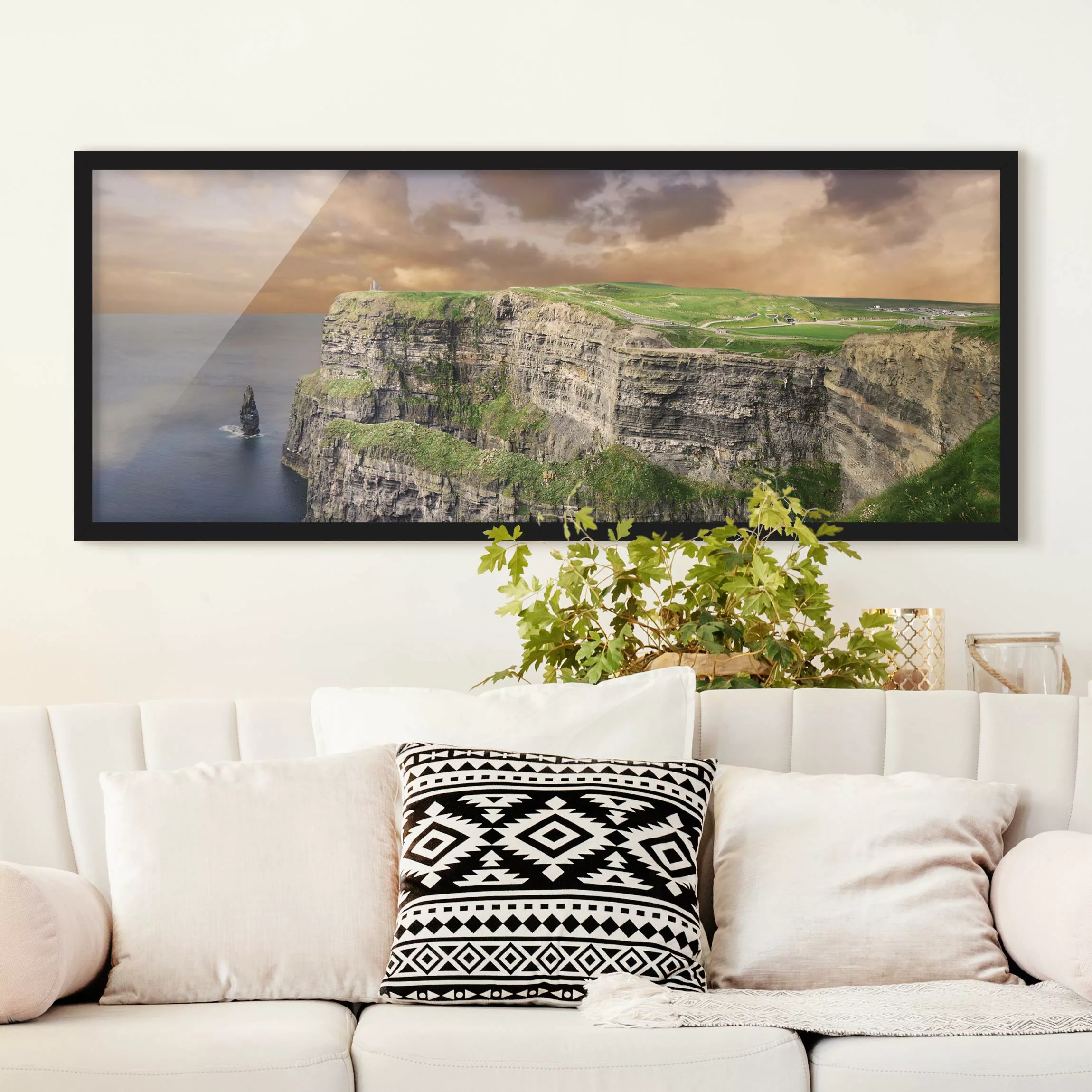 Bild mit Rahmen Strand - Panorama Cliffs Of Moher günstig online kaufen
