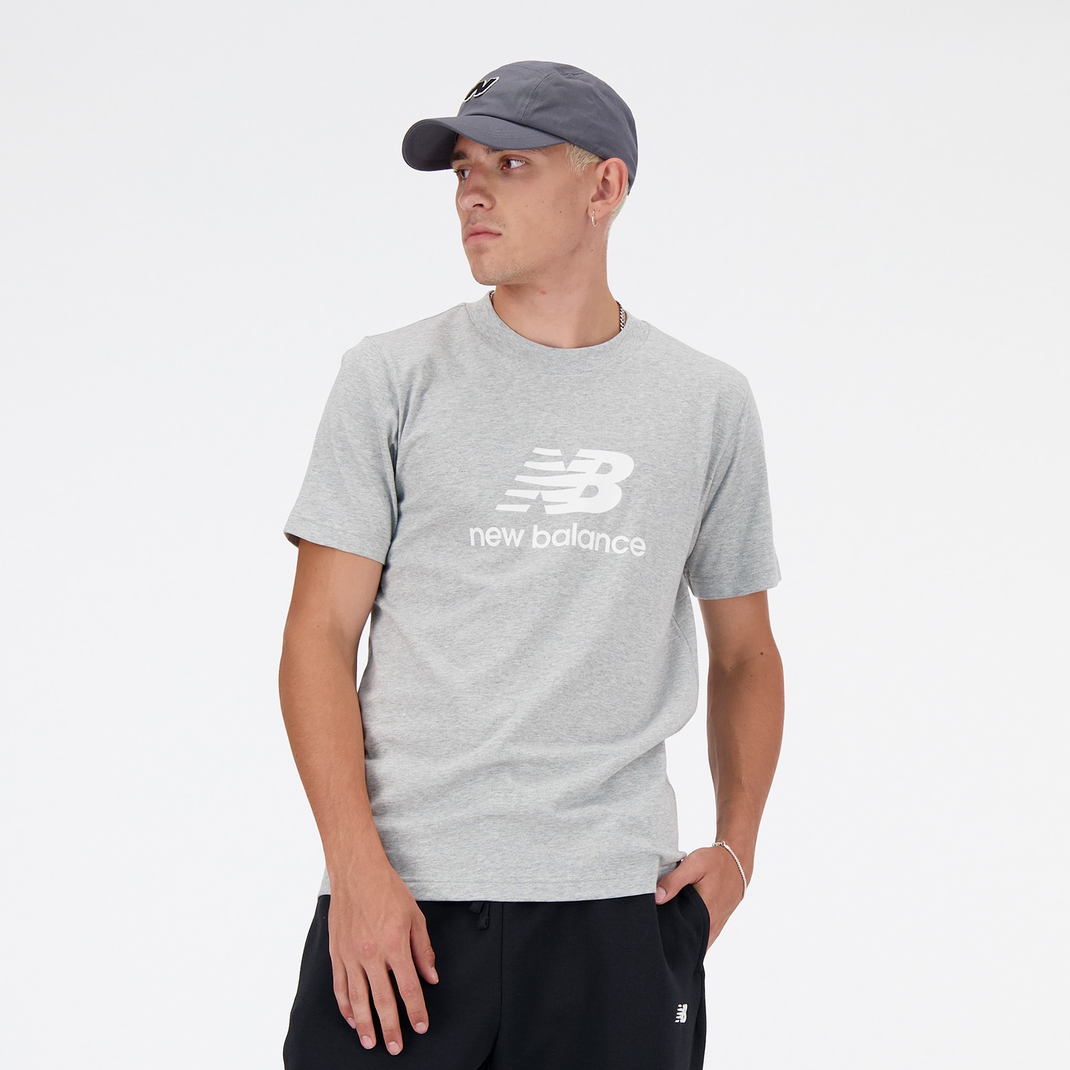 New Balance T-Shirt Sport Essentialsogo T-Shirt NB NAVY günstig online kaufen