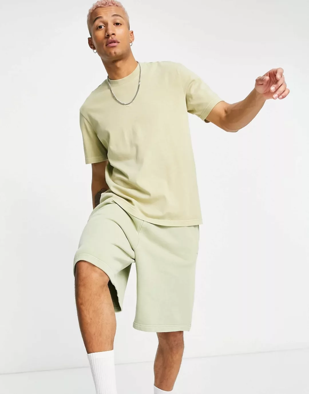 Reebok Classics – Natürlich gefärbte Shorts in Minzgrün günstig online kaufen