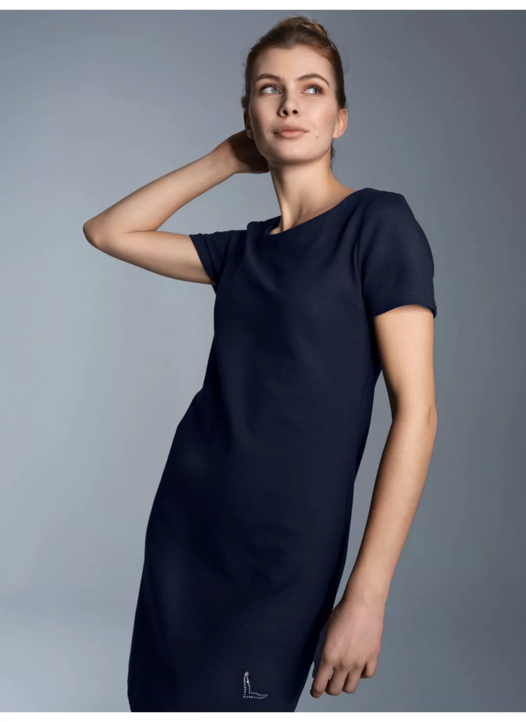 Trigema Jerseykleid "TRIGEMA Halbarm Kleid mit Kristallsteinen", (1 tlg.) günstig online kaufen