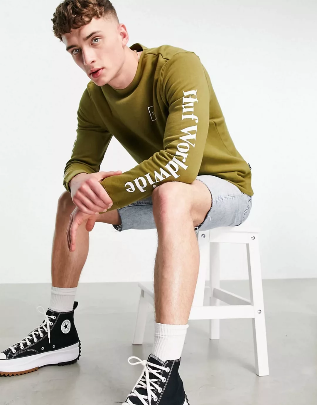 HUF – Essentials Domestic – Sweatshirt in Grün günstig online kaufen