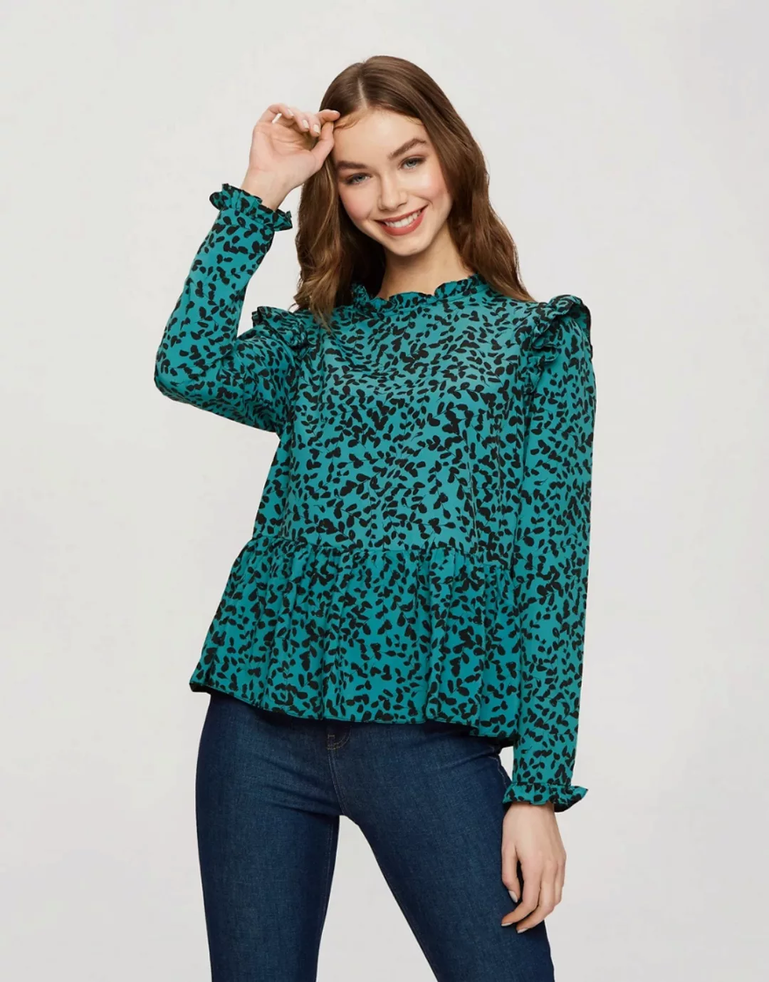 Miss Selfridge – Hochgeschlossene Bluse in Grün günstig online kaufen