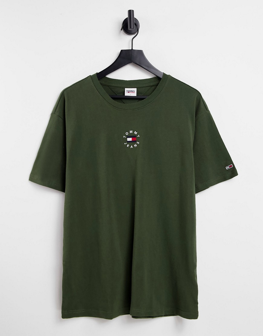 Tommy Jeans – T-Shirt in Grün mit kleinem kreisförmigem Logo günstig online kaufen