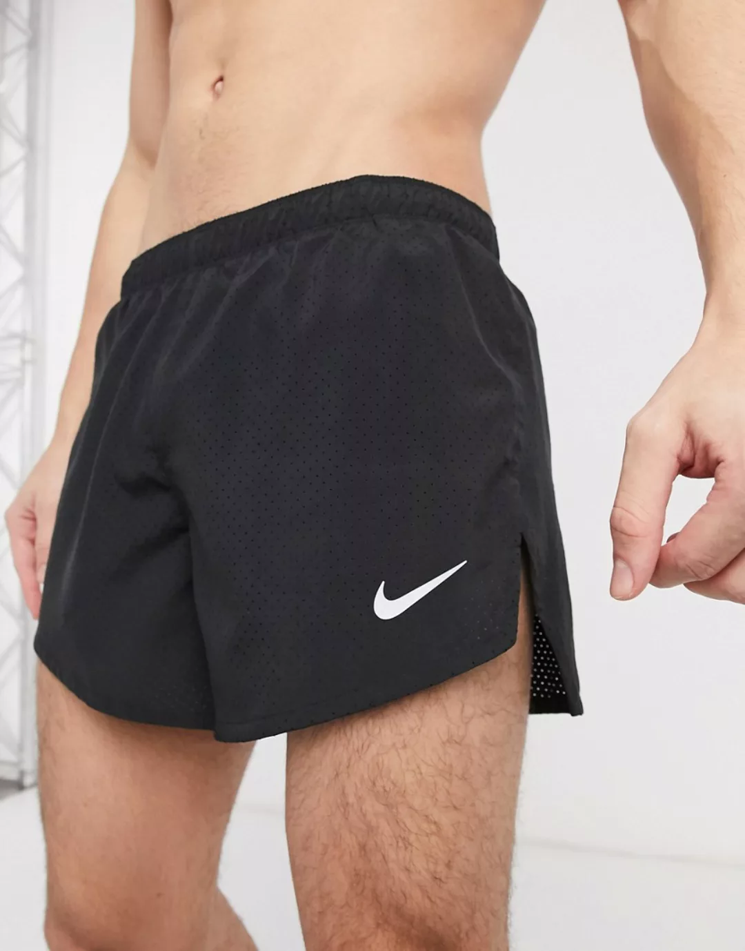 Nike Running – Fast – Shorts in Schwarz günstig online kaufen