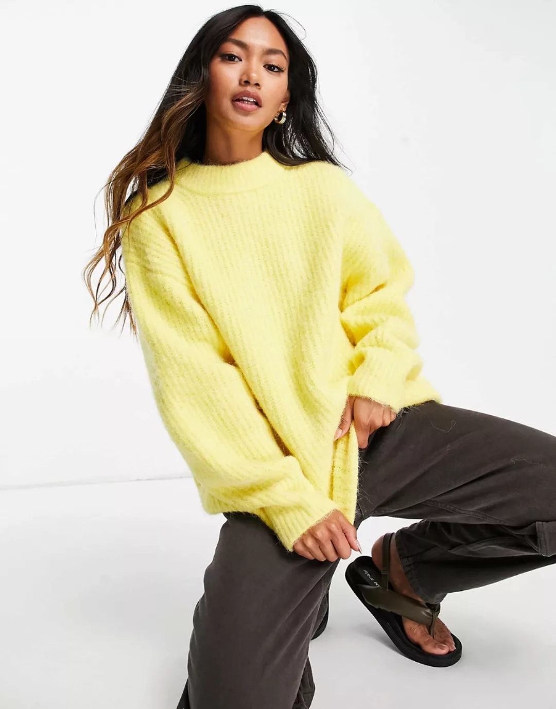 ASOS DESIGN – Gerippter Oversize-Pullover aus hochwertigem Garn in Gelb günstig online kaufen