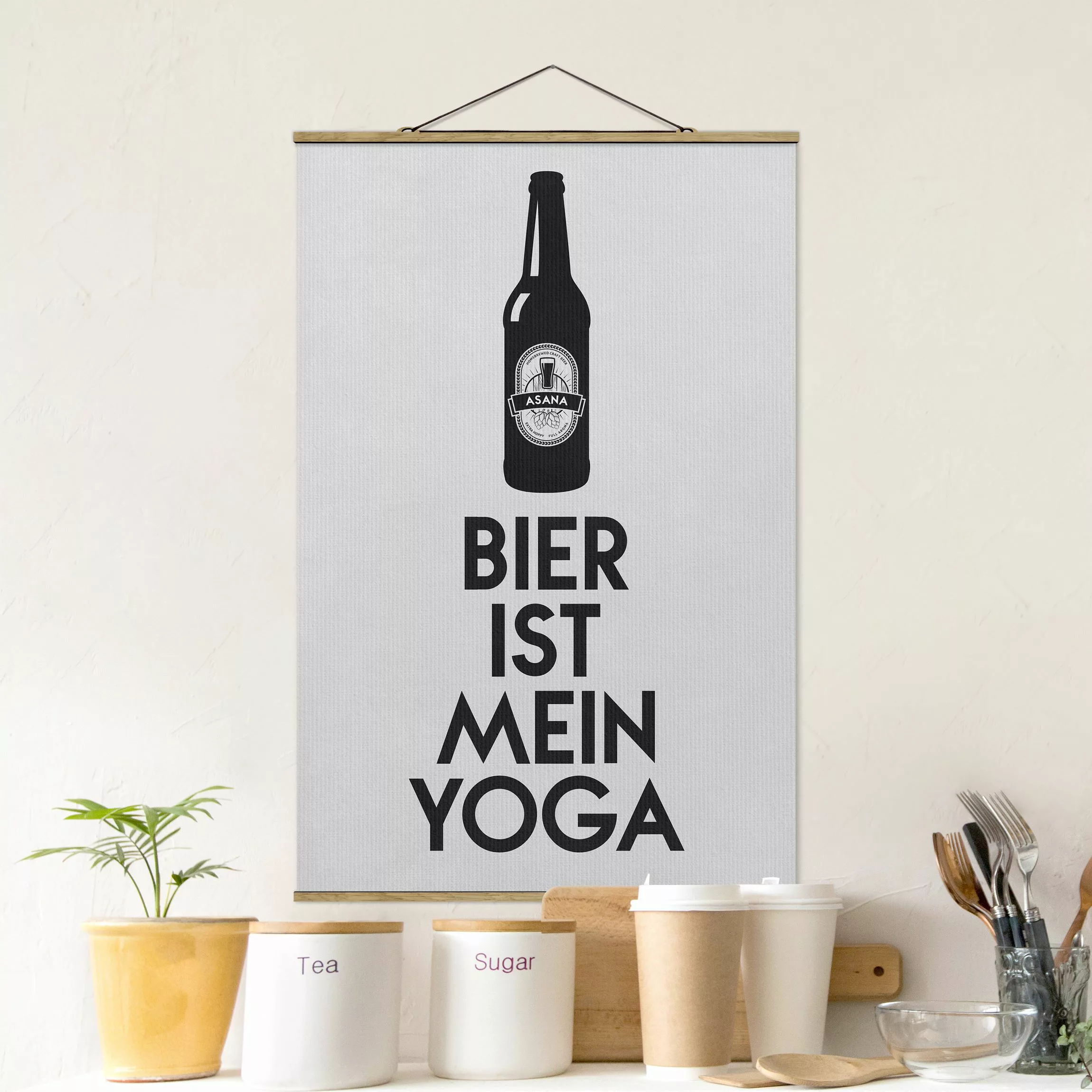 Stoffbild mit Posterleisten Bier Ist Mein Yoga günstig online kaufen