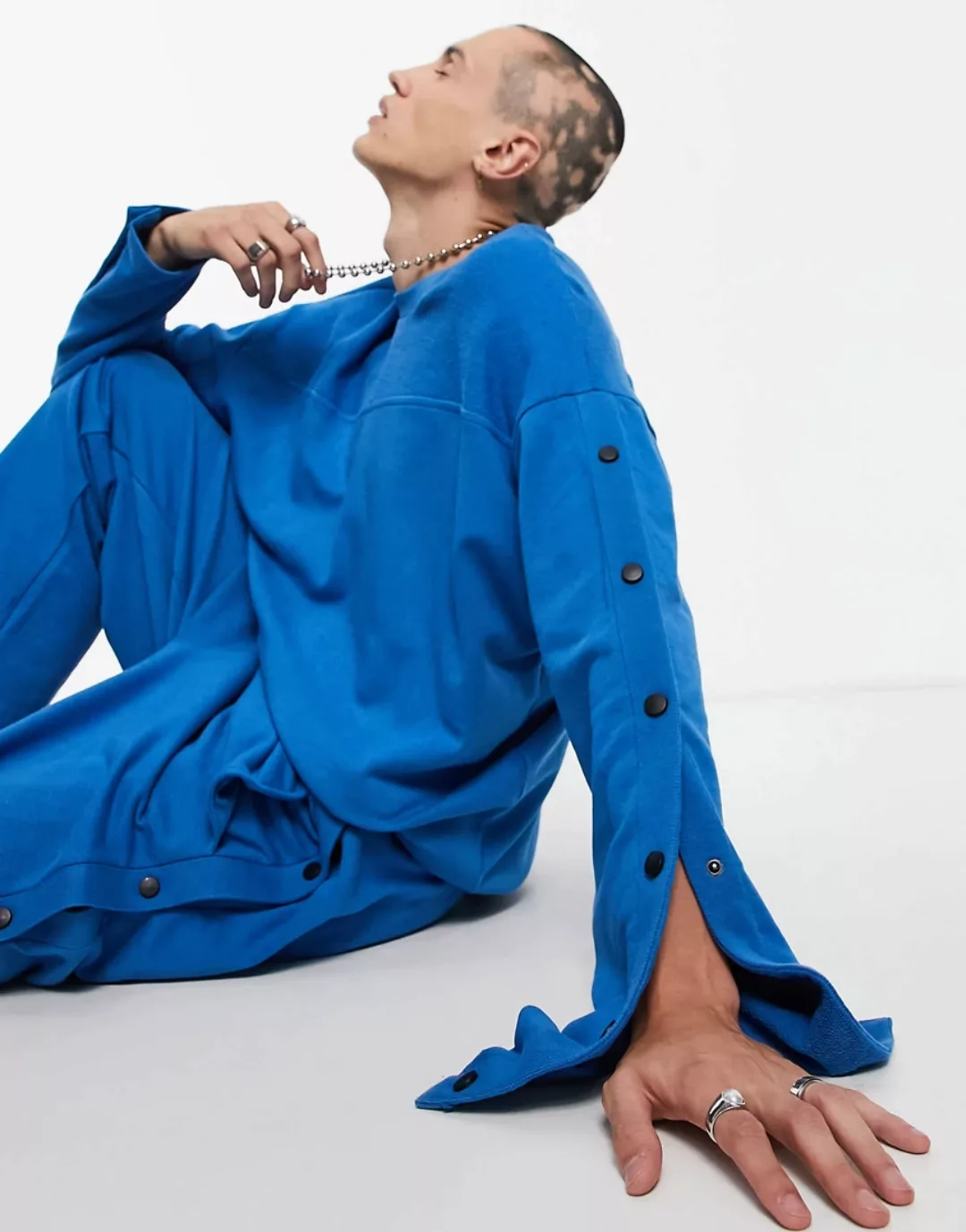 ASOS DESIGN – Oversize-Sweatshirt in Blau mit Druckknöpfen, Kombiteil günstig online kaufen