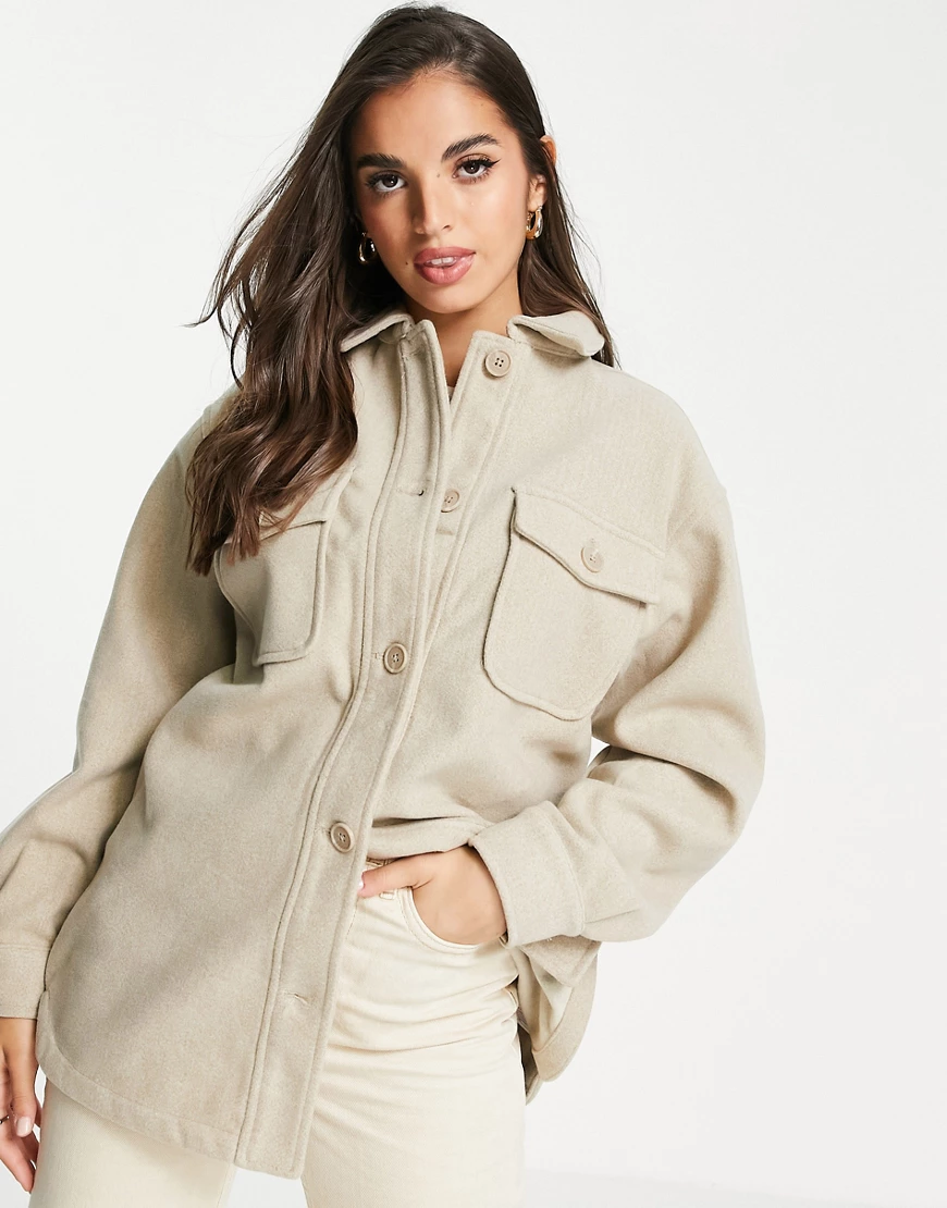 New Look – Hemdjacke in Hellbeige-Weiß günstig online kaufen