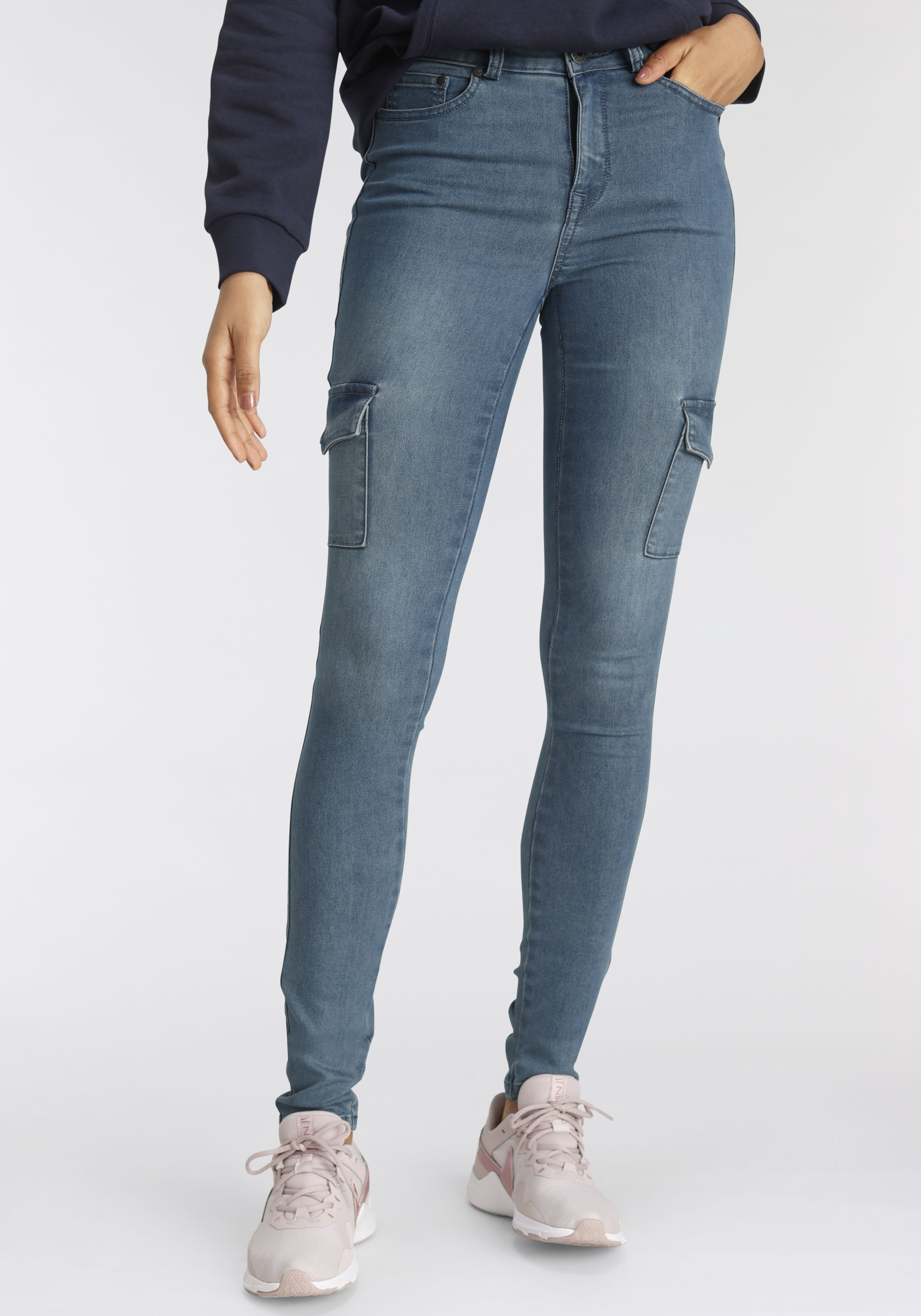 Arizona Skinny-fit-Jeans "Ultra Stretch", High Waist mit Cargotaschen günstig online kaufen