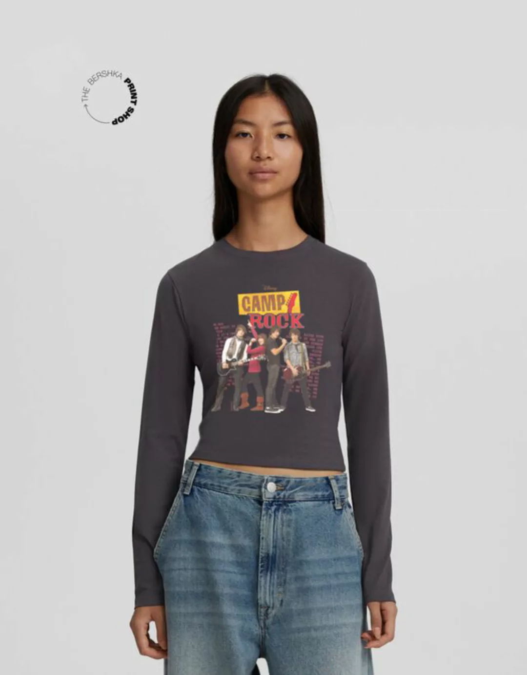 Bershka Shirt Camp Rock Mit Langen Ärmeln Und Print Damen M Dunkelgrau günstig online kaufen