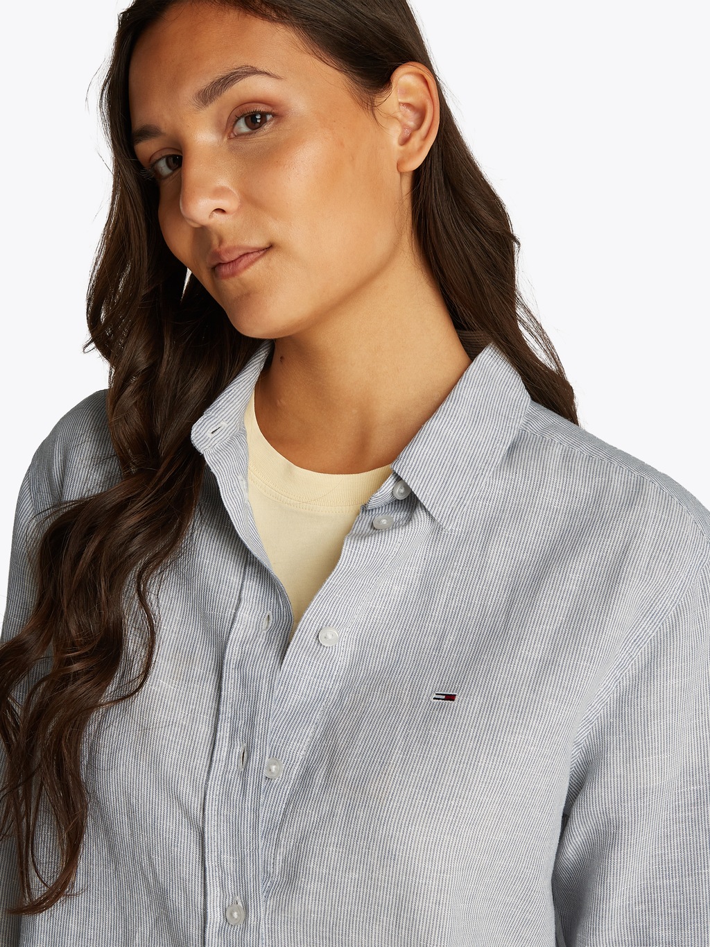 Tommy Jeans Hemdbluse "TJW RLX LINEN SHIRT", mit Logostickerei günstig online kaufen