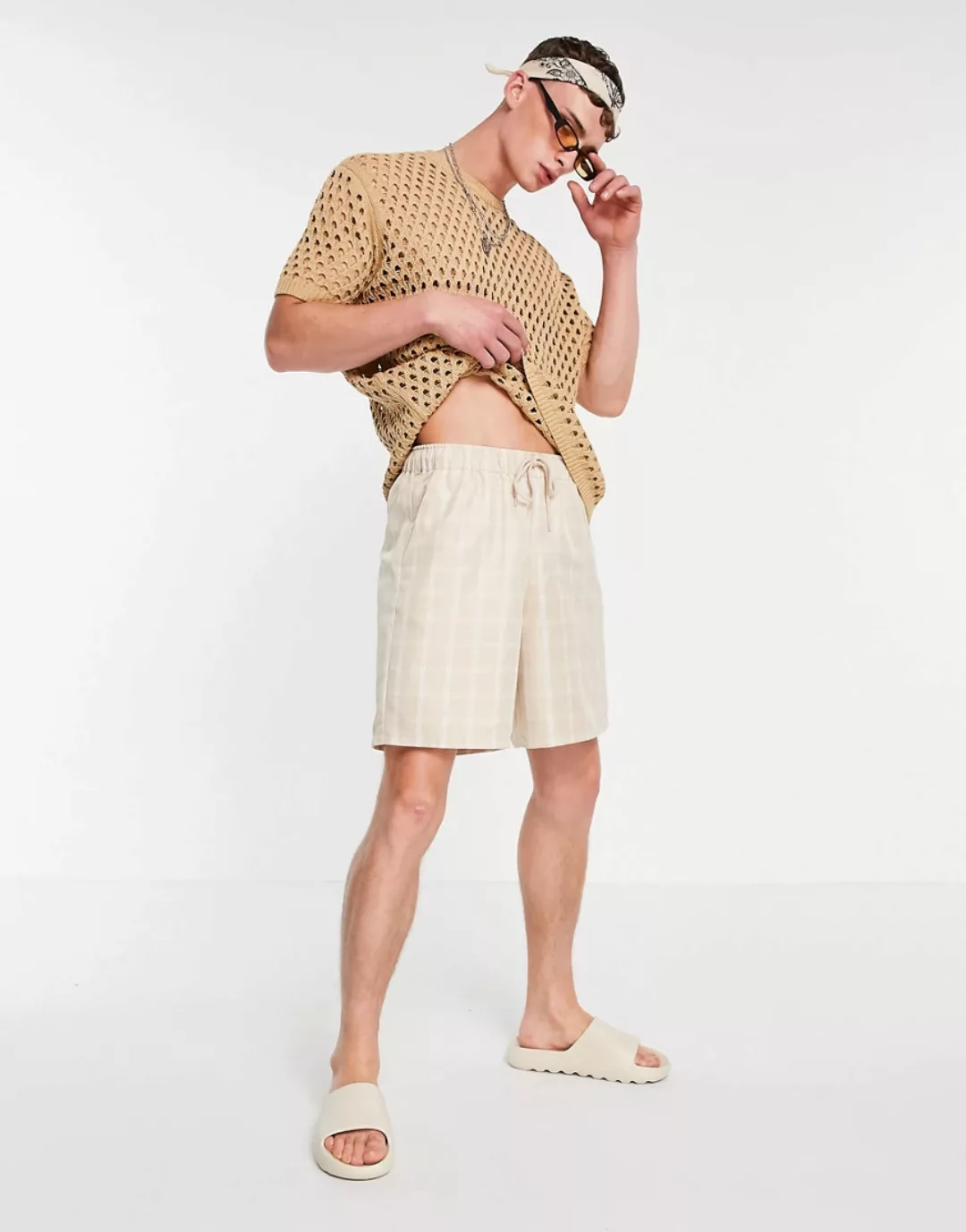 ASOS DESIGN – Kastig geschnittene Bermuda-Shorts mit farblich abgestimmtem günstig online kaufen