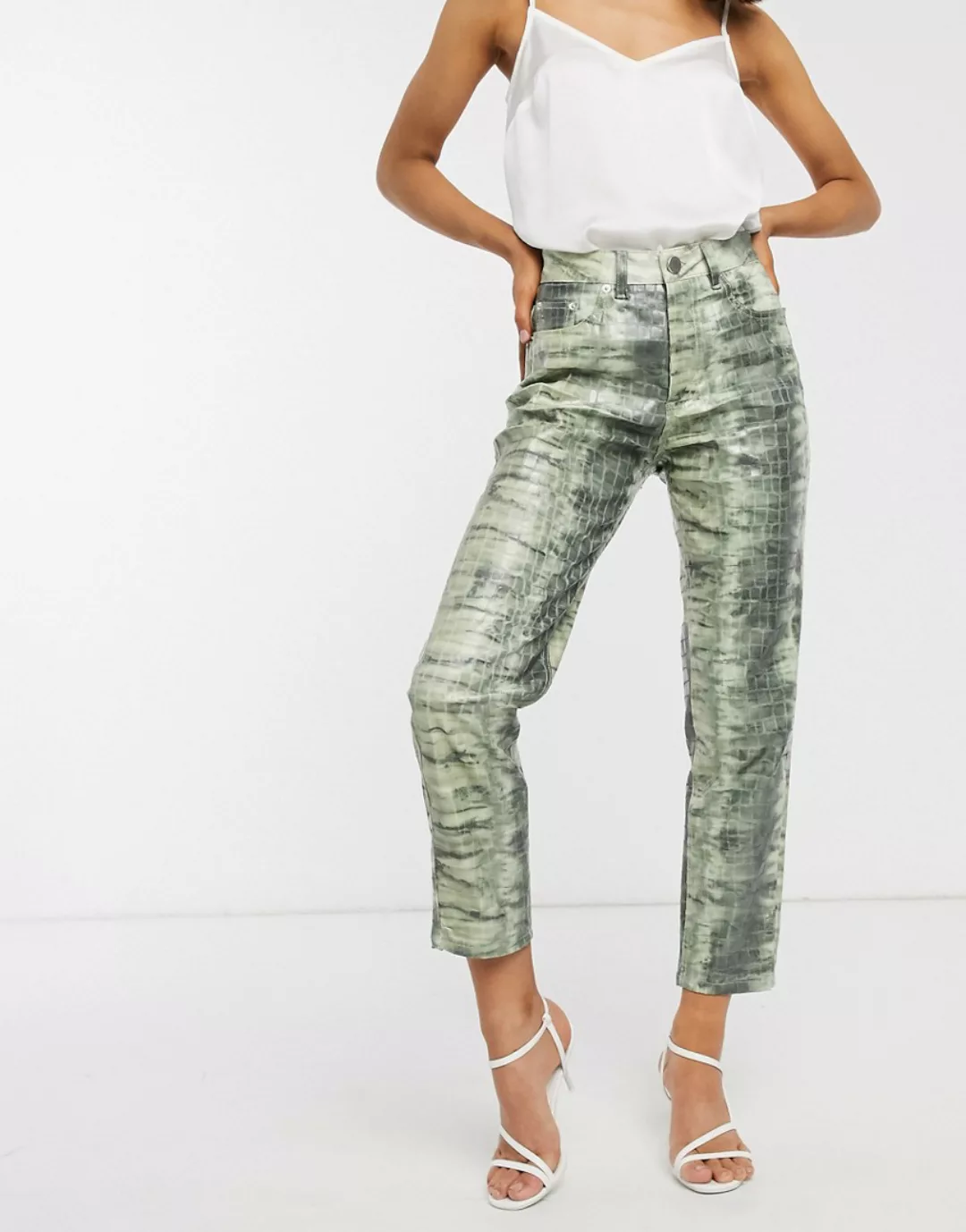 ASOS DESIGN – Ritson Original – Mom-Jeans mit Eidechsenmuster-Mehrfarbig günstig online kaufen
