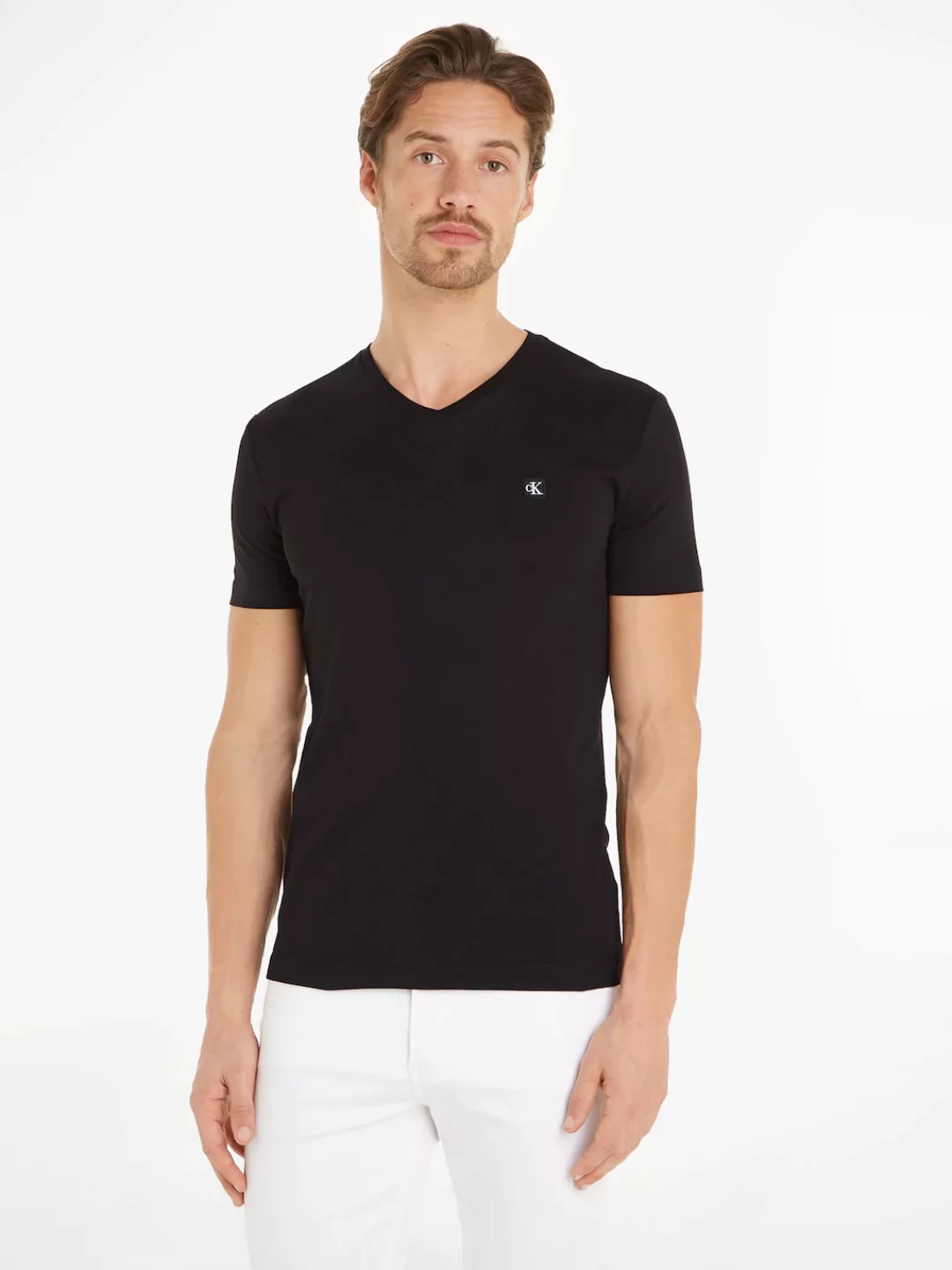 Calvin Klein Jeans T-Shirt "CK EMBRO BADGE V-NECK TEE", mit Logopatch günstig online kaufen