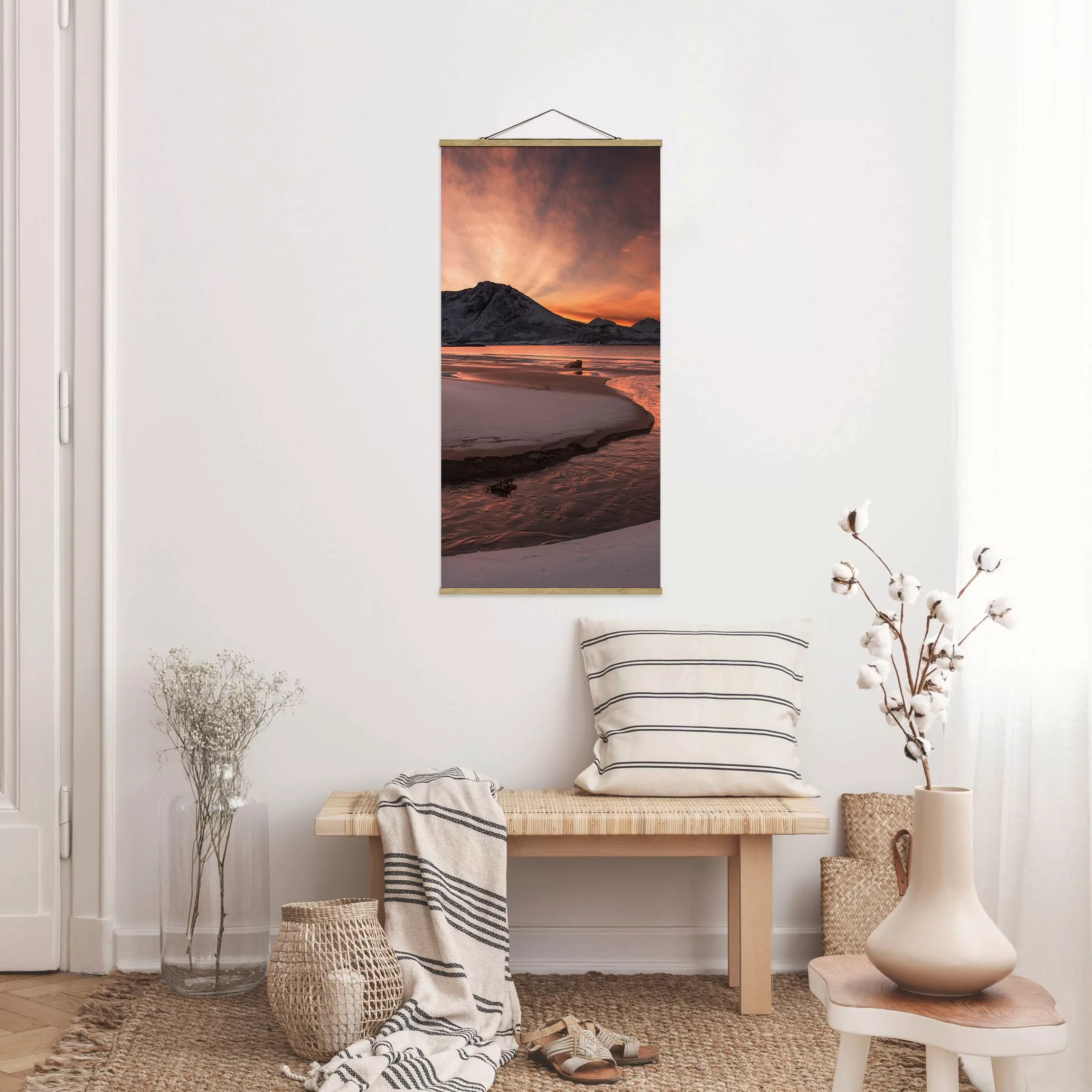 Stoffbild Strand mit Posterleisten - Hochformat Goldener Sonnenuntergang günstig online kaufen