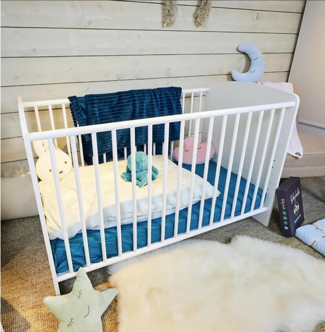 Alavya Home® Babybett STORM I Kinderbett Umbaubares Gitterbett höhenverstel günstig online kaufen