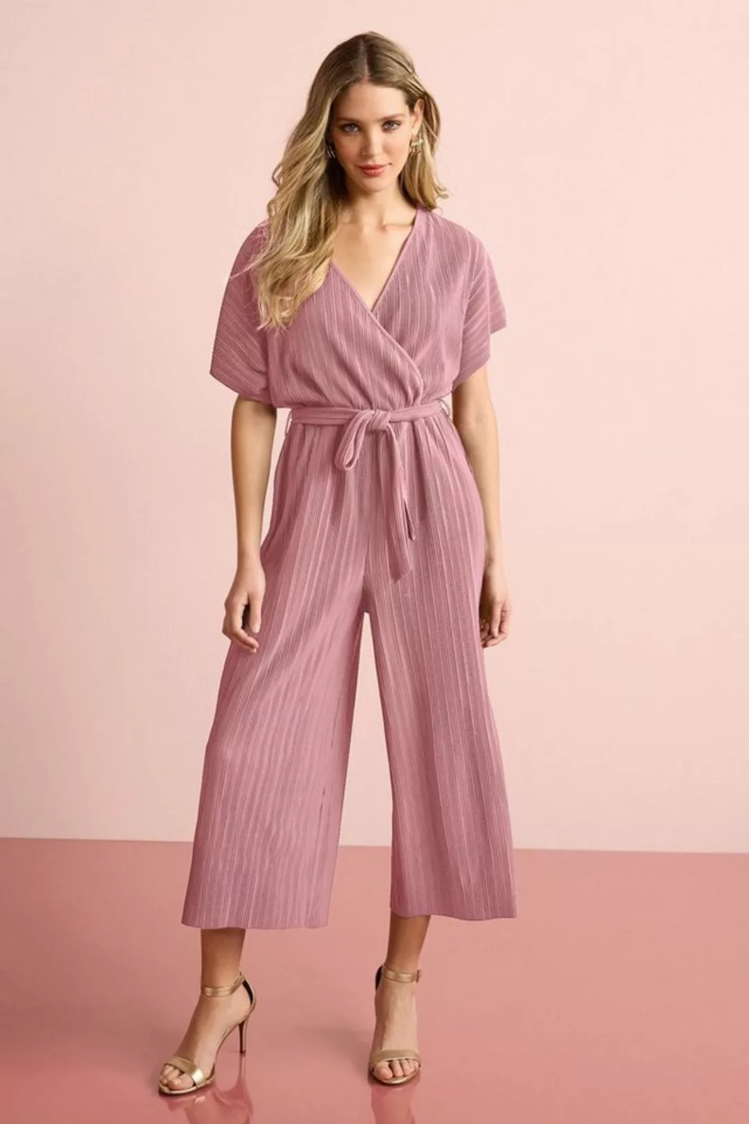 Next Jumpsuit Plissierter Kurzarm-Jumpsuit, Kurzgröße (1-tlg) günstig online kaufen