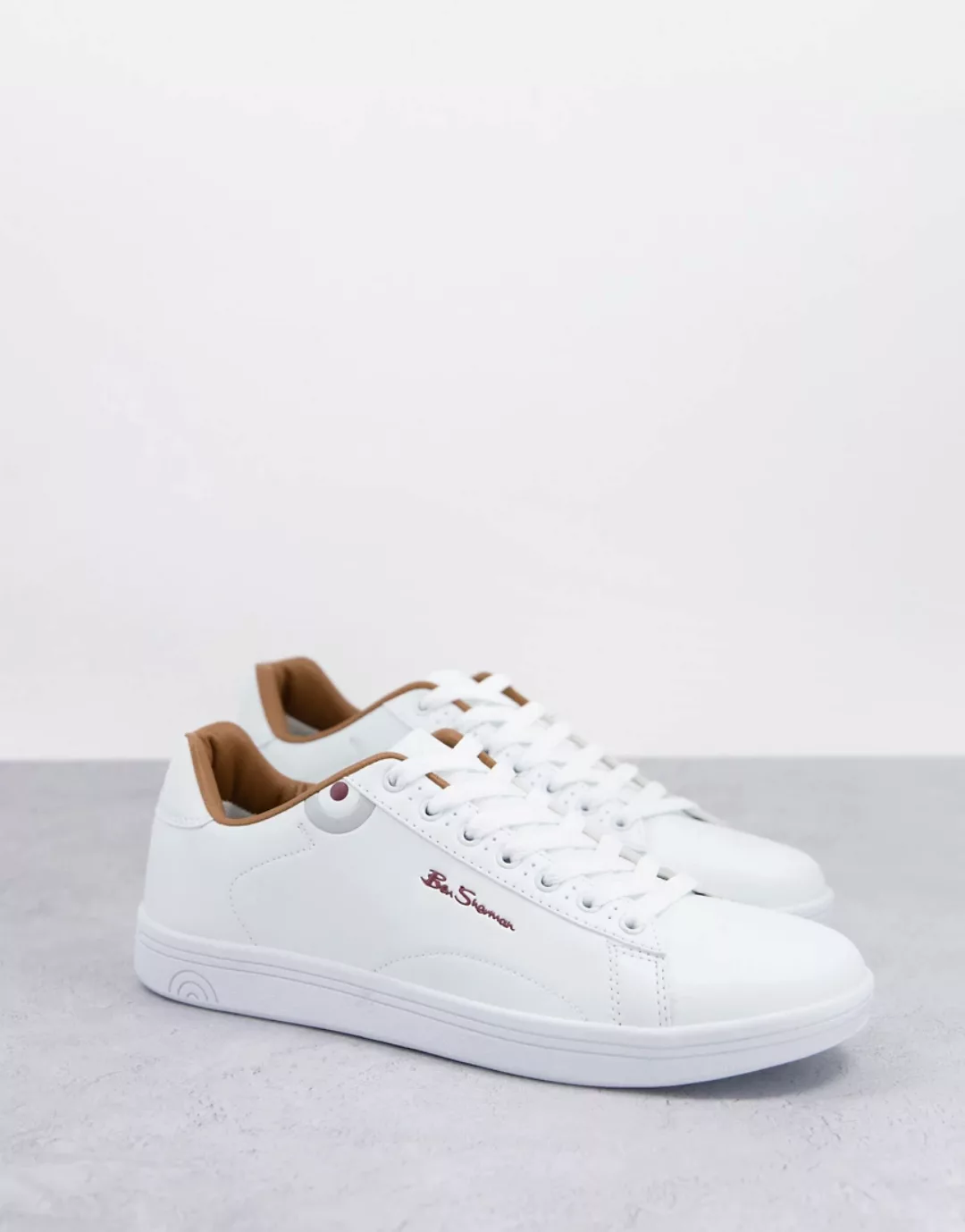 Ben Sherman – Minimalistische Sneaker zum Schnüren in Weiß mit Logo günstig online kaufen