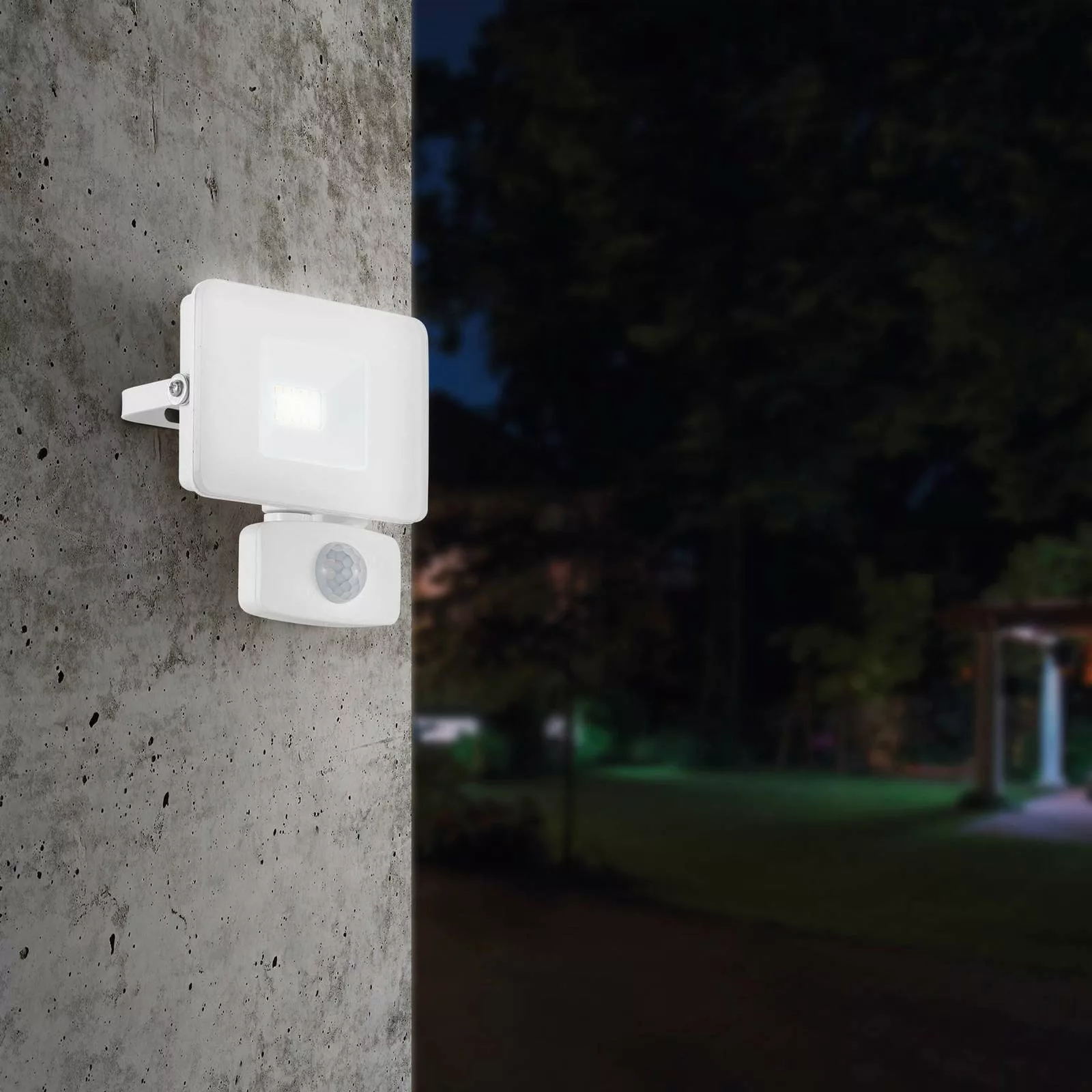LED-Außenstrahler Faedo 3 mit Sensor, weiß, 10W günstig online kaufen