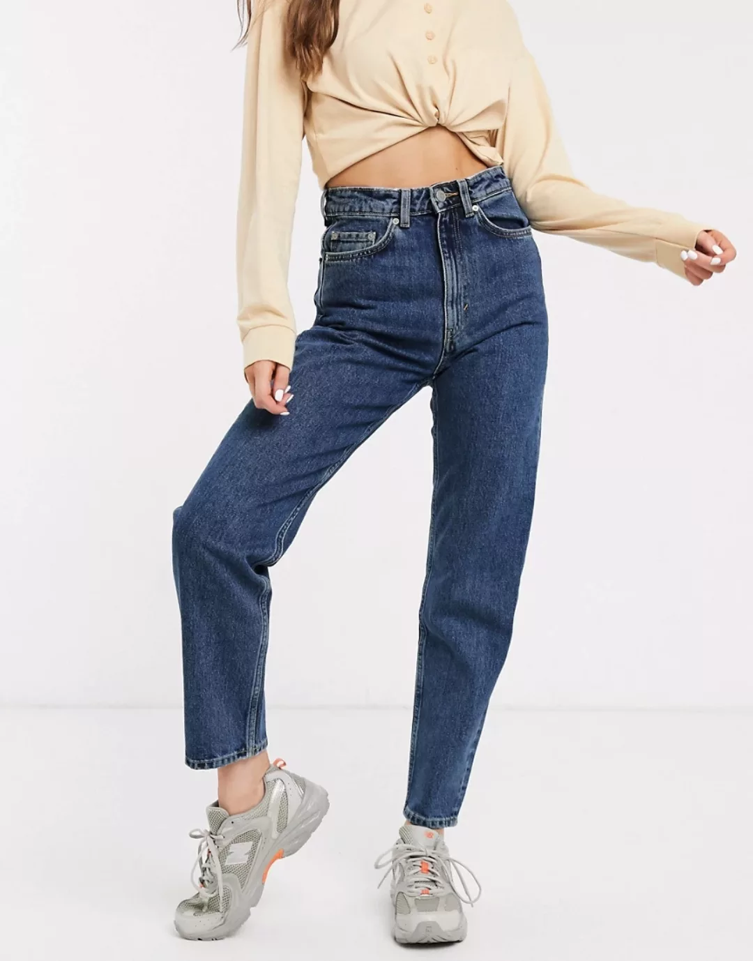 Weekday – Lash – Mom-Jeans aus Bio-Baumwolle mit superhoher Taille in mittl günstig online kaufen