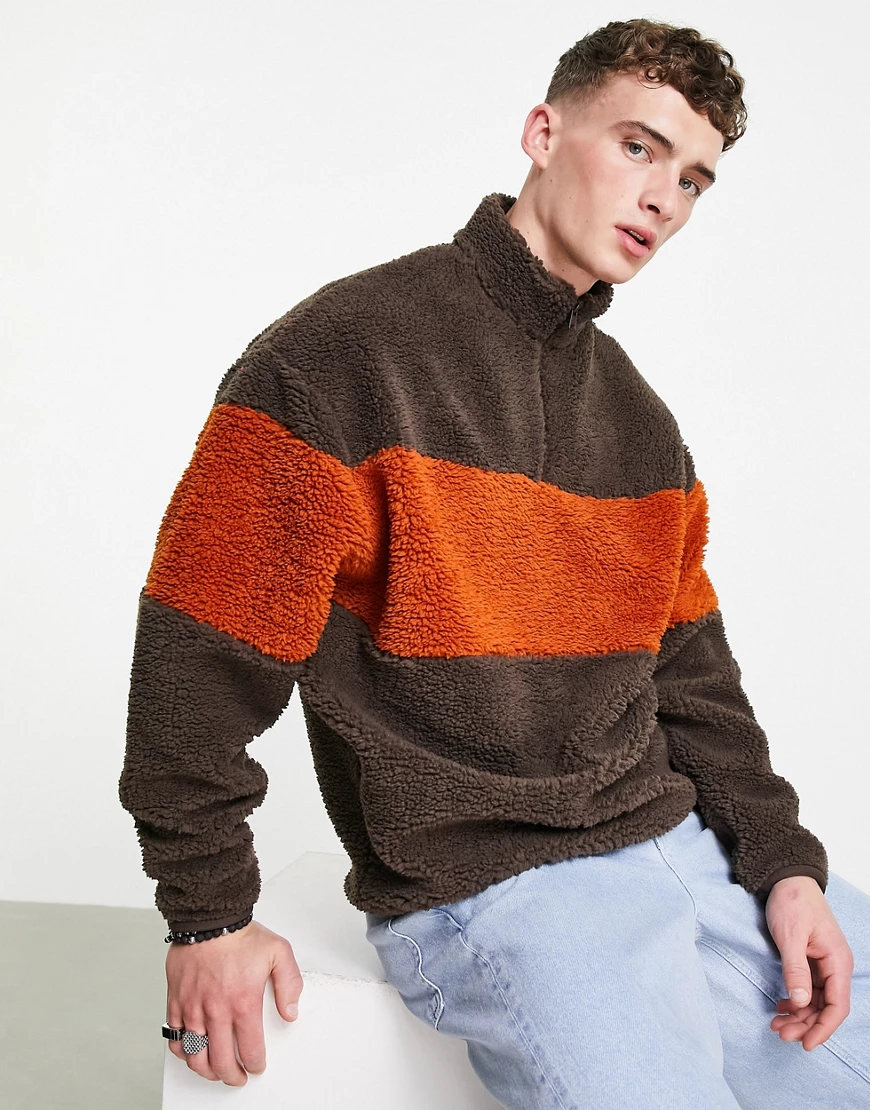 ASOS DESIGN – Oversize-Sweatshirt aus Teddyfell in Braun mit kurzem Reißver günstig online kaufen