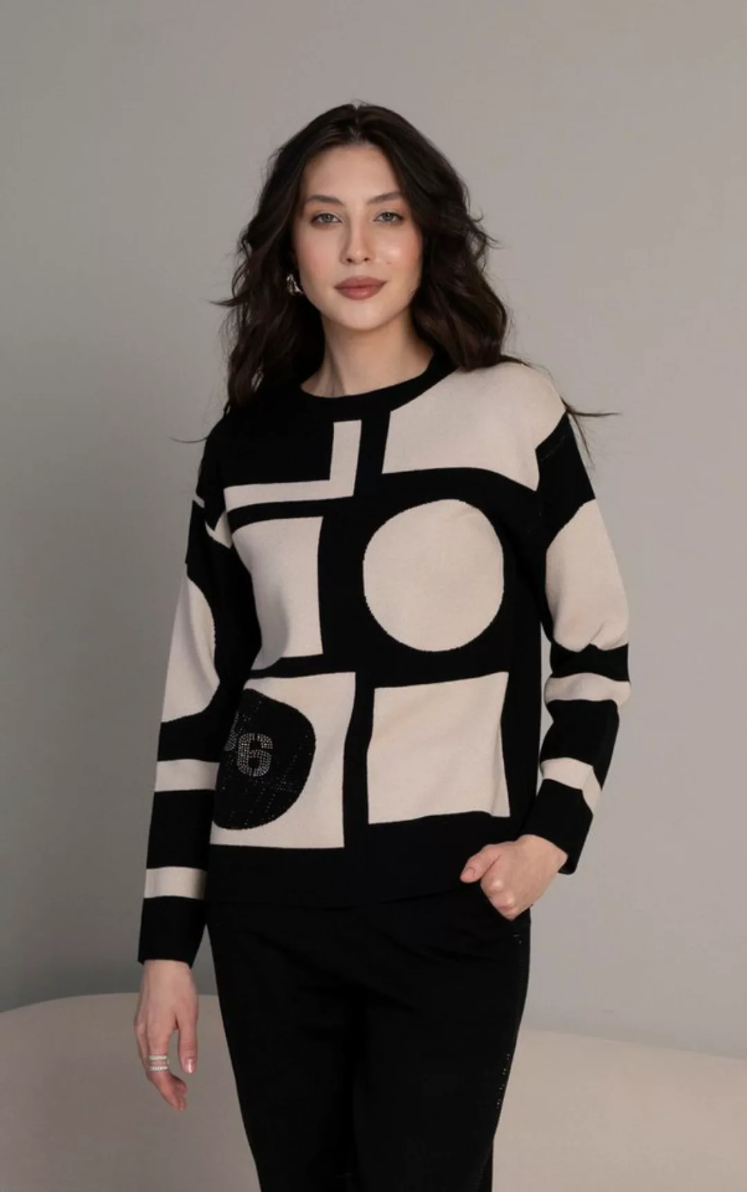 Passioni Strickpullover in Schwarz und Beige mit großem abstrakten geometri günstig online kaufen