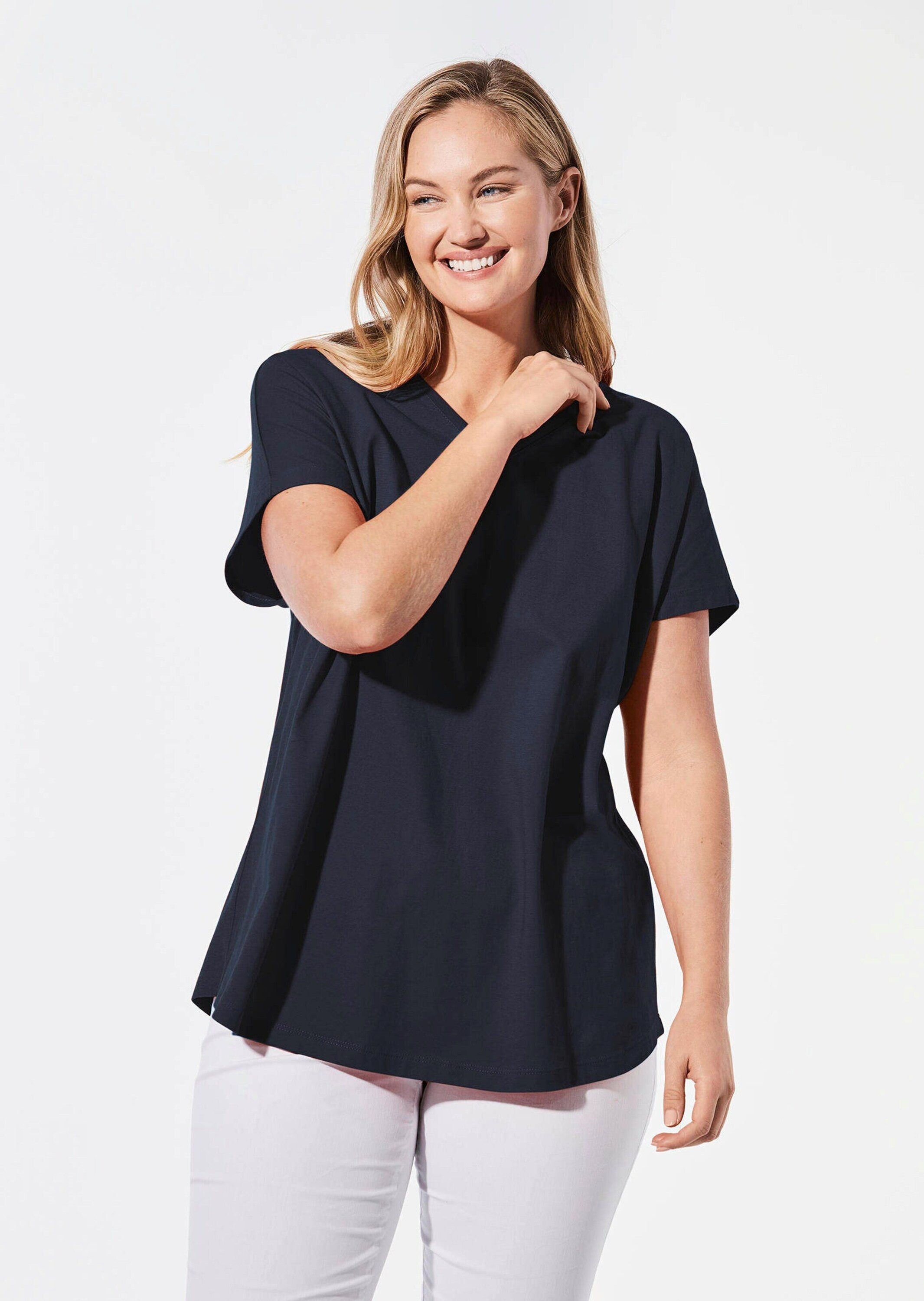 GOLDNER T-Shirt Shirt mit V-Ausschnitt (CURVY) günstig online kaufen