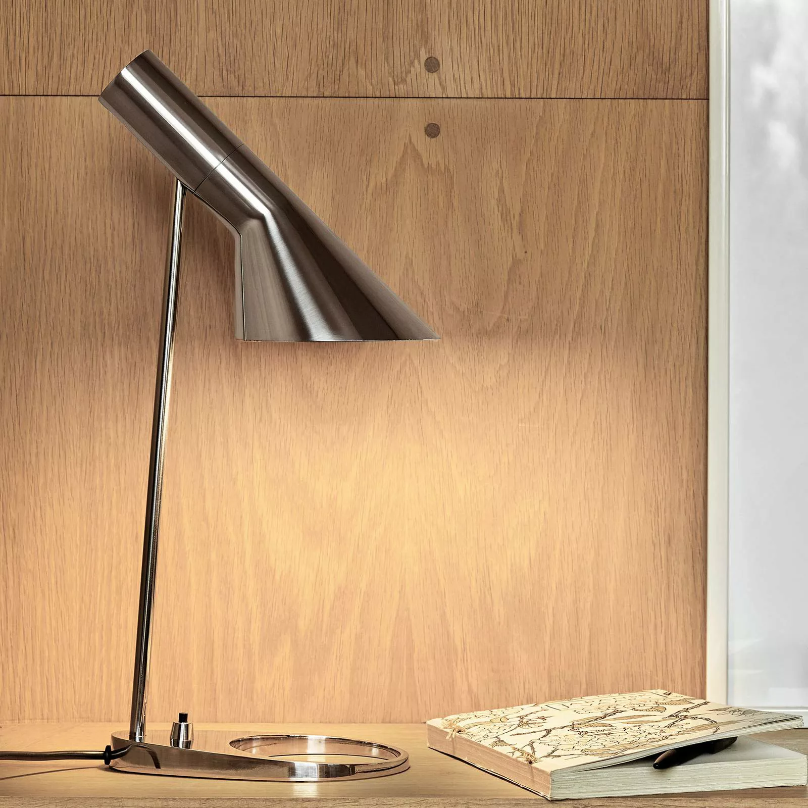 Louis Poulsen AJ - Designer-Tischlampe, edelstahl günstig online kaufen