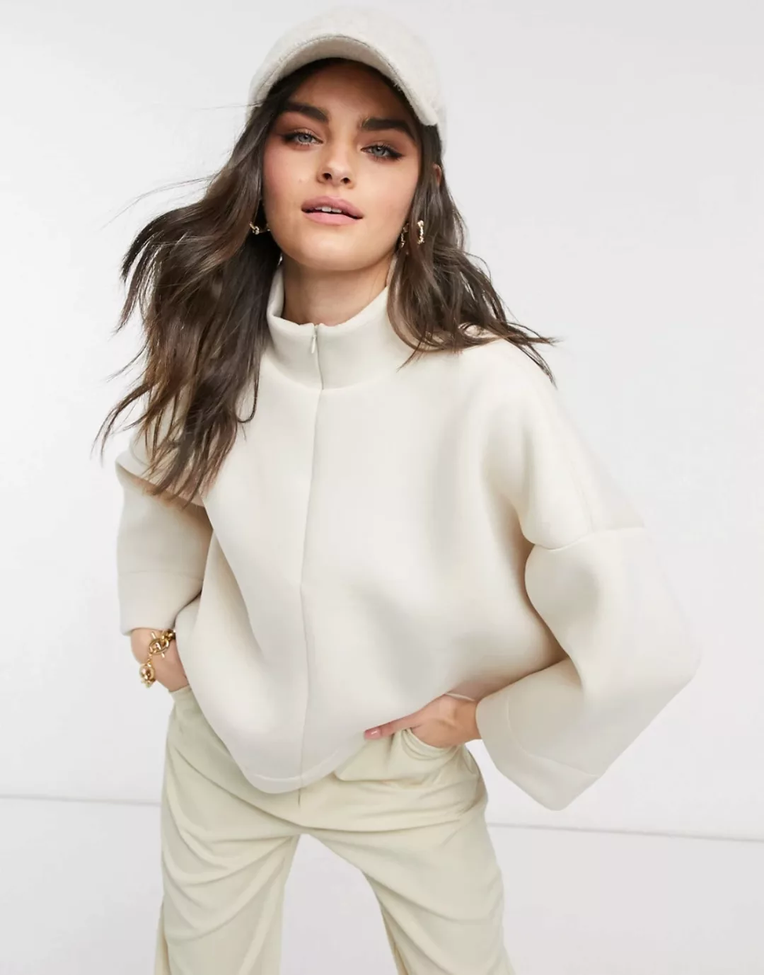 Vero Moda – Sweatshirt in Creme mit kurzem Reißverschluss-Weiß günstig online kaufen