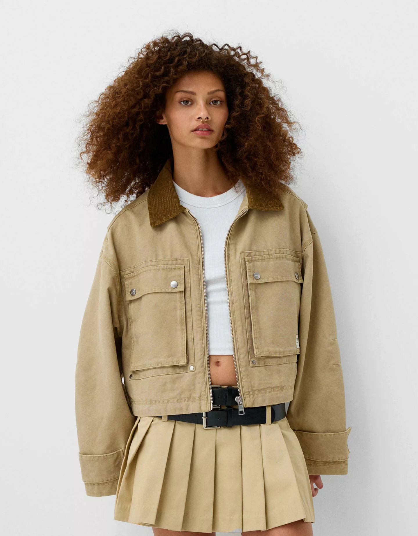 Bershka Cropped-Jacke Mit Farblich Abgesetztem Kragen Damen Xs Camel günstig online kaufen