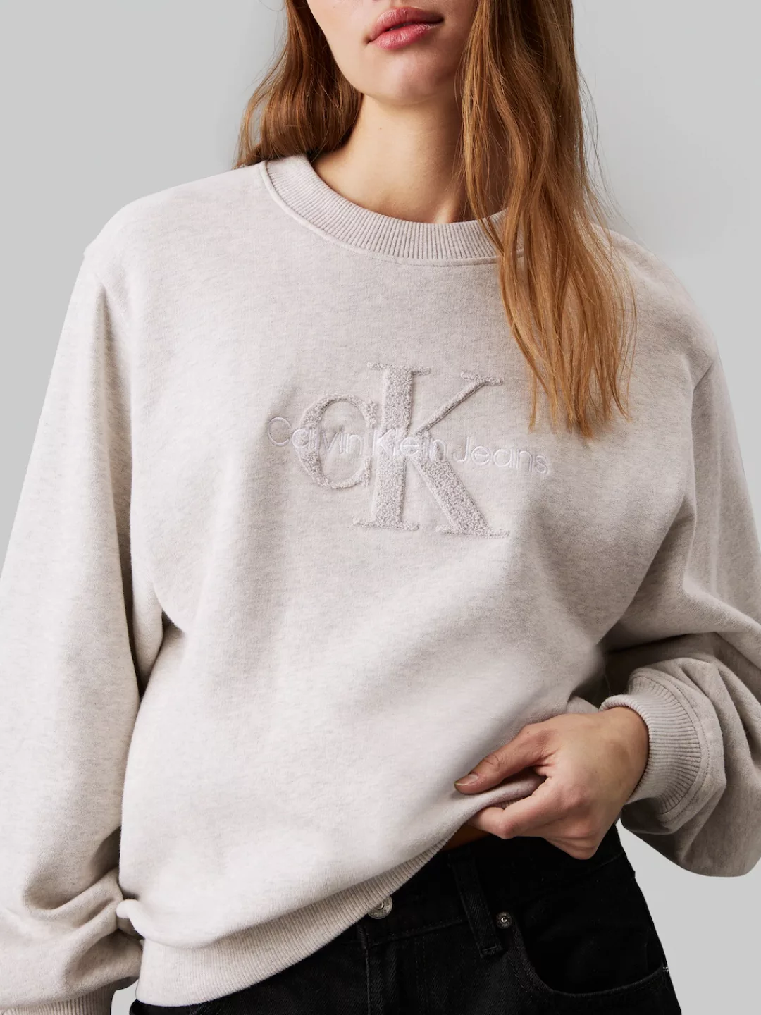 Calvin Klein Jeans Sweatshirt CHENILLE MONOLOGO CREWNECK mit Logostickerei günstig online kaufen