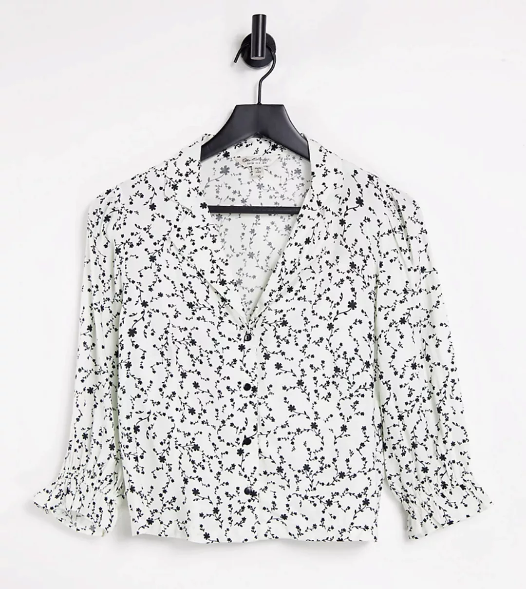 Miss Selfridge – Geknöpftes Hemd in Weiß mit einfarbigem Ditsey-Muster günstig online kaufen